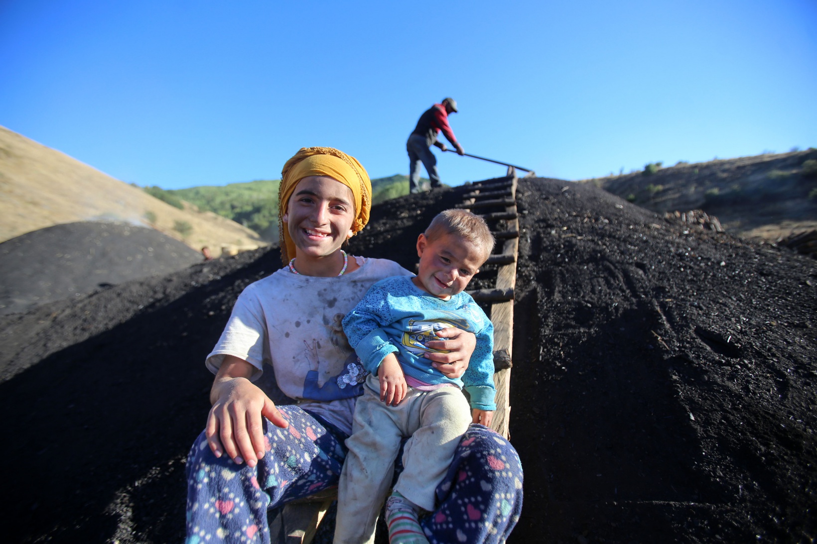 ‘Torlakçılar’ ekmeklerini ateş ve külden çıkarıyor   4