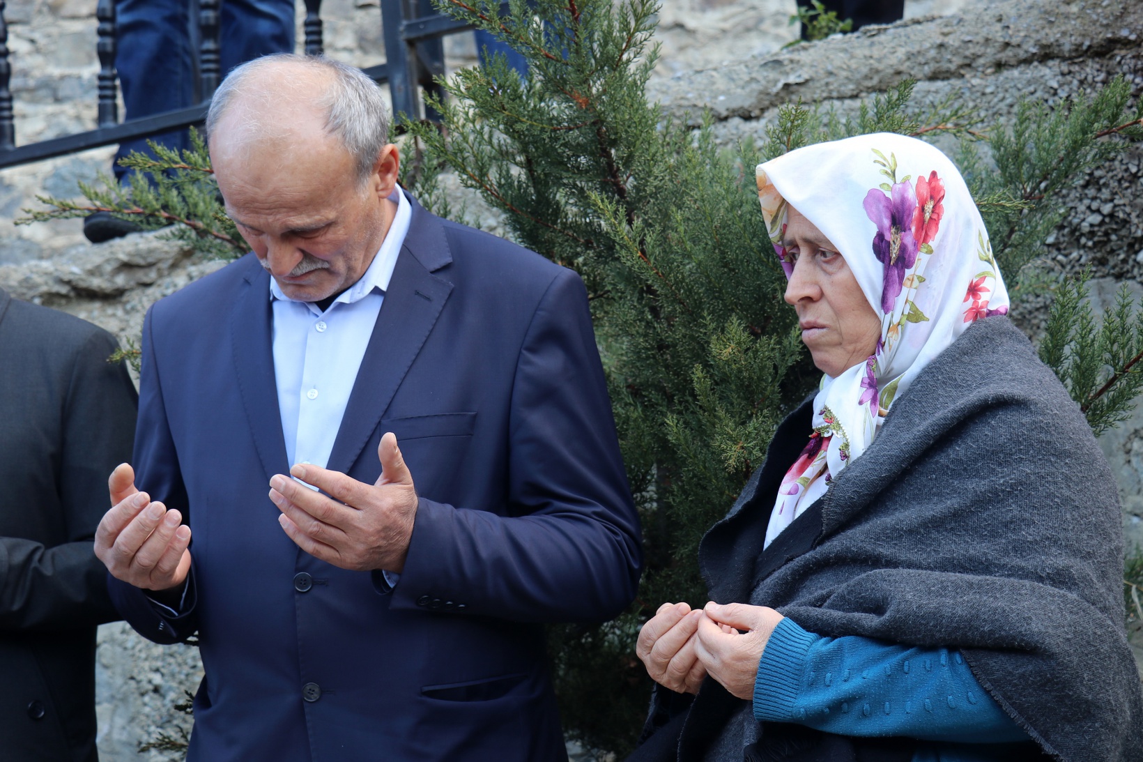 Öğretmenler Gününde Şehit Öğretmen Necmettin Yılmaz kabri başında anıldı 16