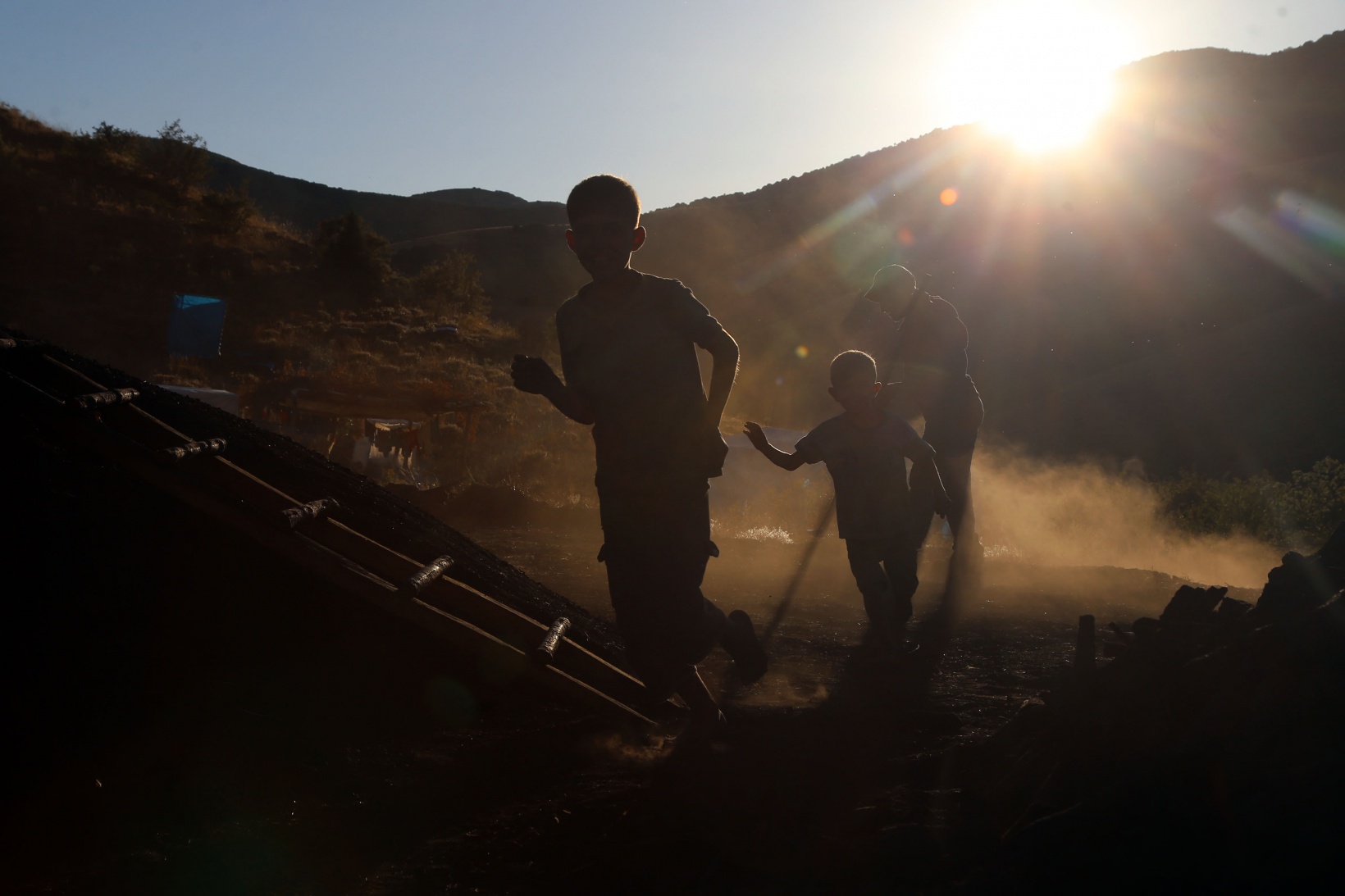 ‘Torlakçılar’ ekmeklerini ateş ve külden çıkarıyor   9