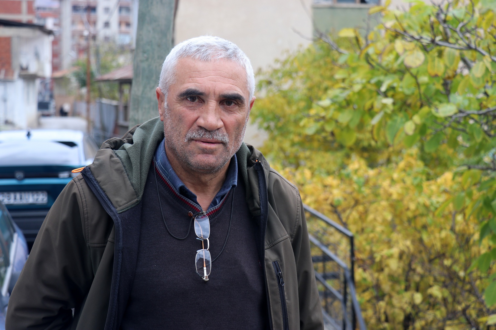 Gümüşhane’de doğanın Kasım sürprizi: Bir dalda çiçek, bir dalda elma 11