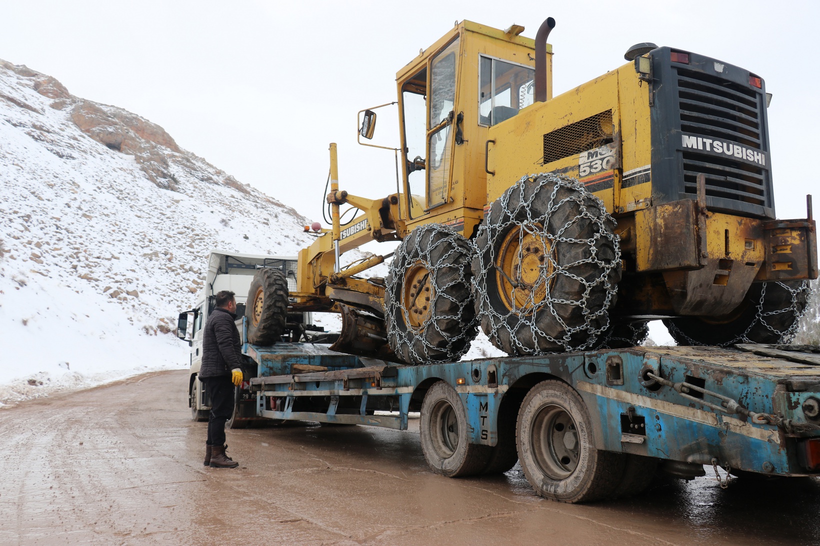Gümüşhane’de karla mücadele çalışmaları devam ediyor 11