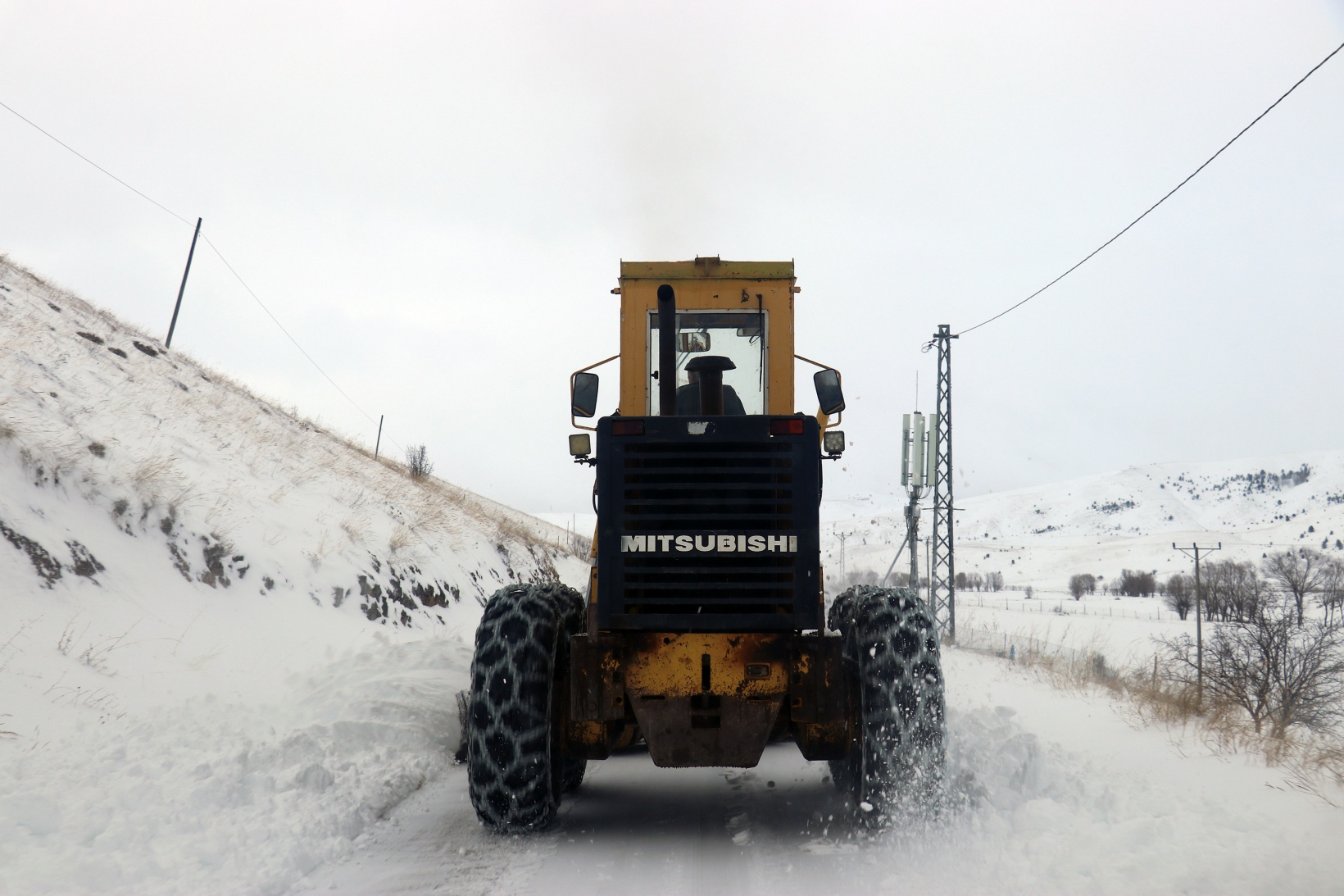 Gümüşhane’de karla mücadele çalışmaları devam ediyor 1