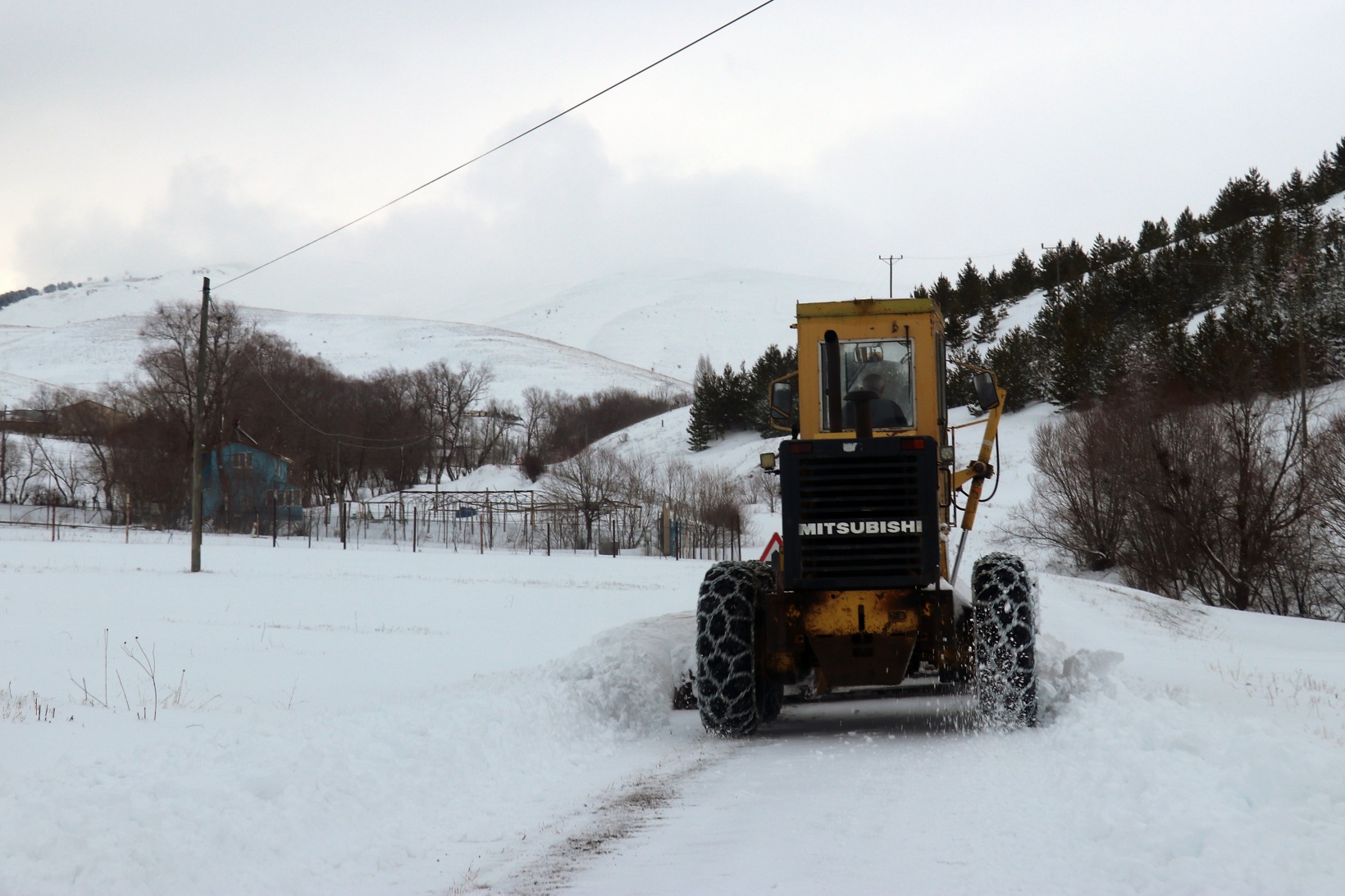 Gümüşhane’de karla mücadele çalışmaları devam ediyor 2