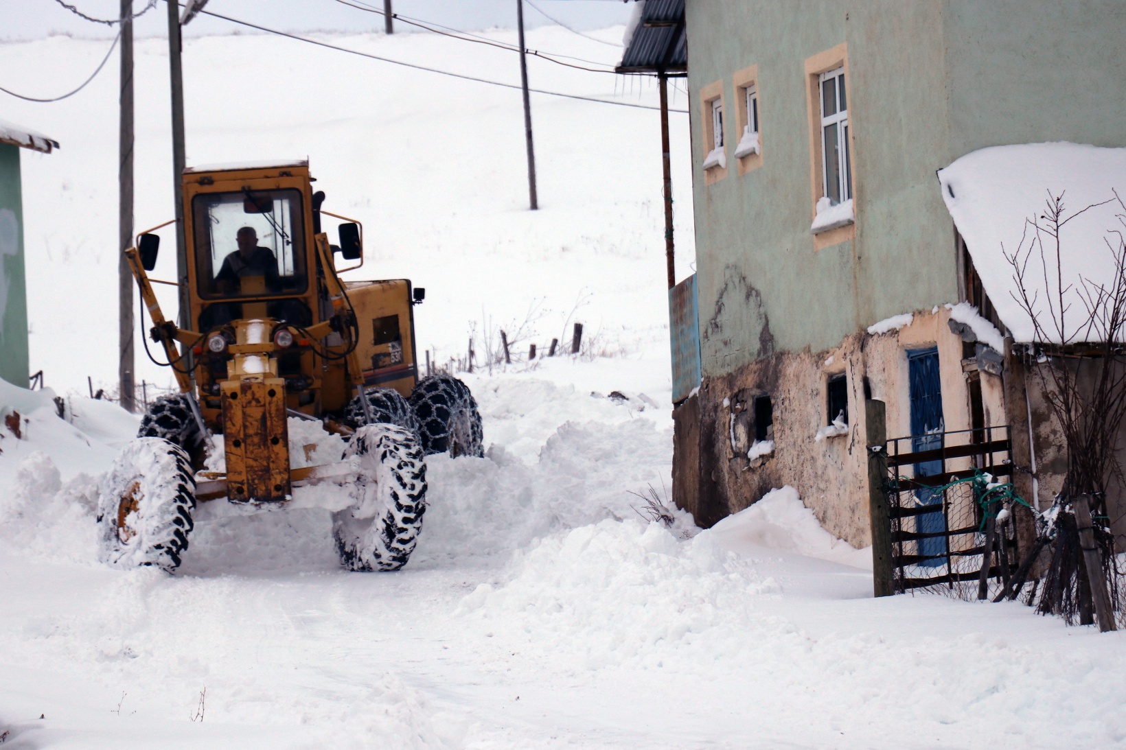 Gümüşhane’de karla mücadele çalışmaları devam ediyor 6