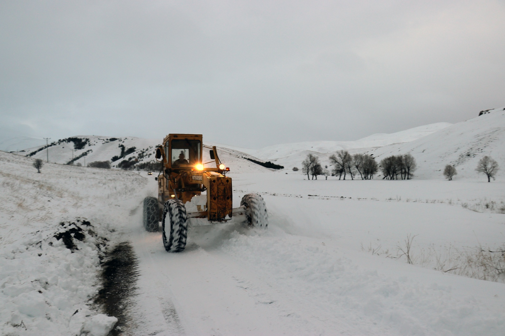 Gümüşhane’de karla mücadele çalışmaları devam ediyor 7