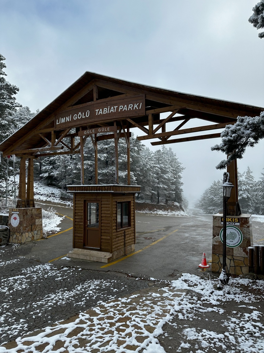 Zigana Dağı'nın eteklerindeki Limni Gölü beyaz gelinliğini giydi 10
