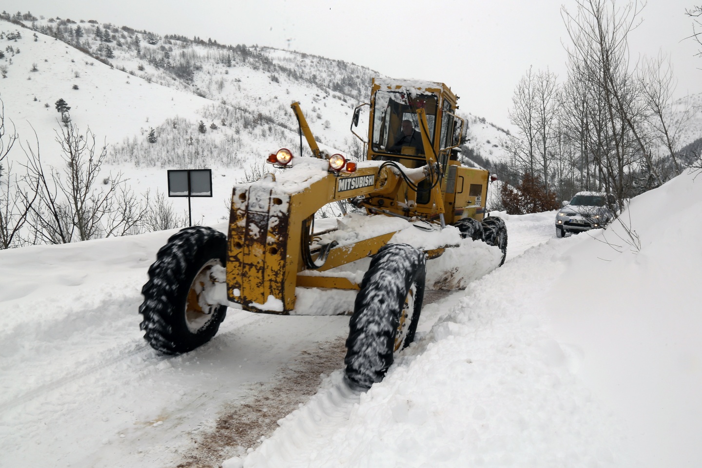Gümüşhane'de 261 köy yolu ulaşıma kapandı 9