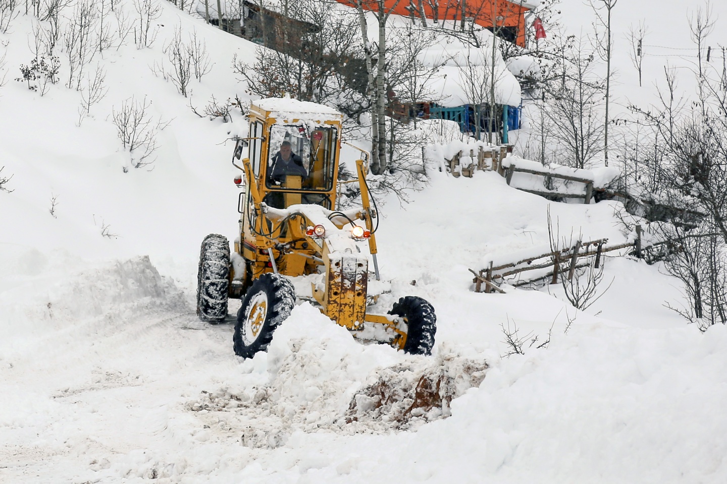 Gümüşhane'de 261 köy yolu ulaşıma kapandı 7