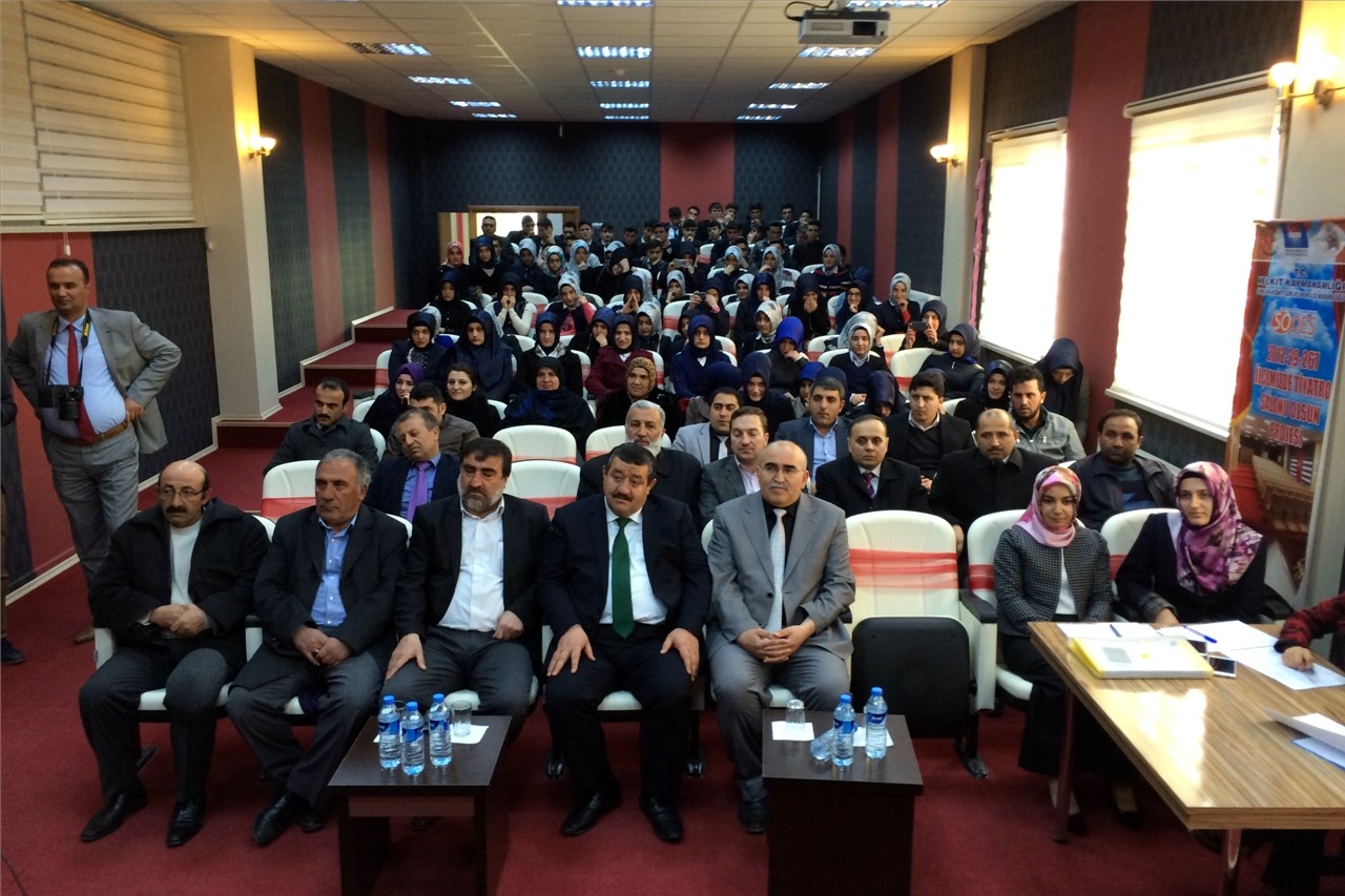 Kelkit’te münazara yarışması düzenlendi 1