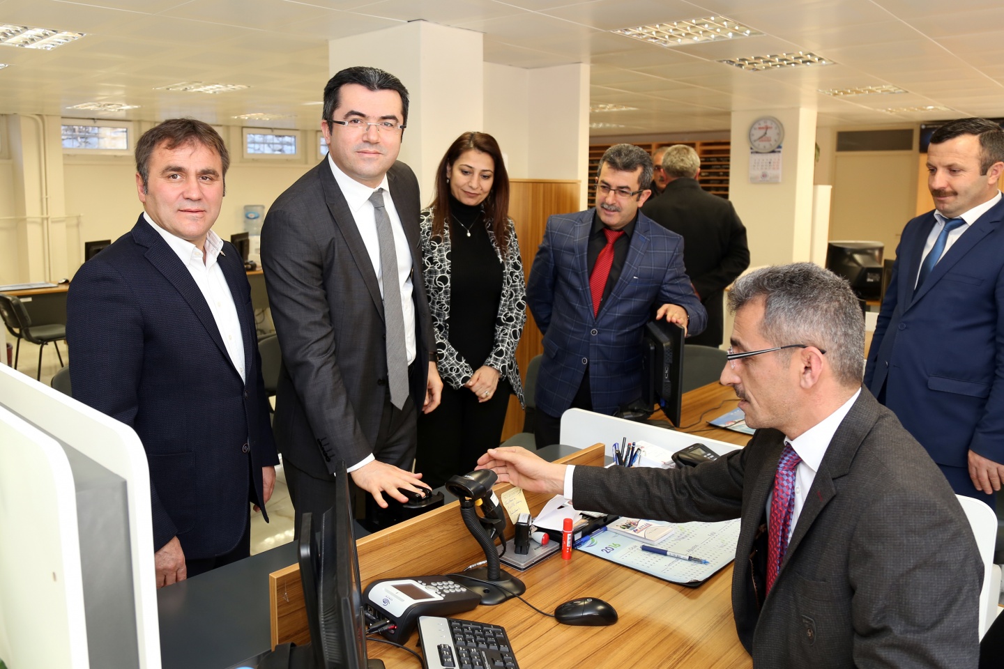 Vali Memiş ve Başkan Çimen yeni kimlik kartına müracaat etti 3