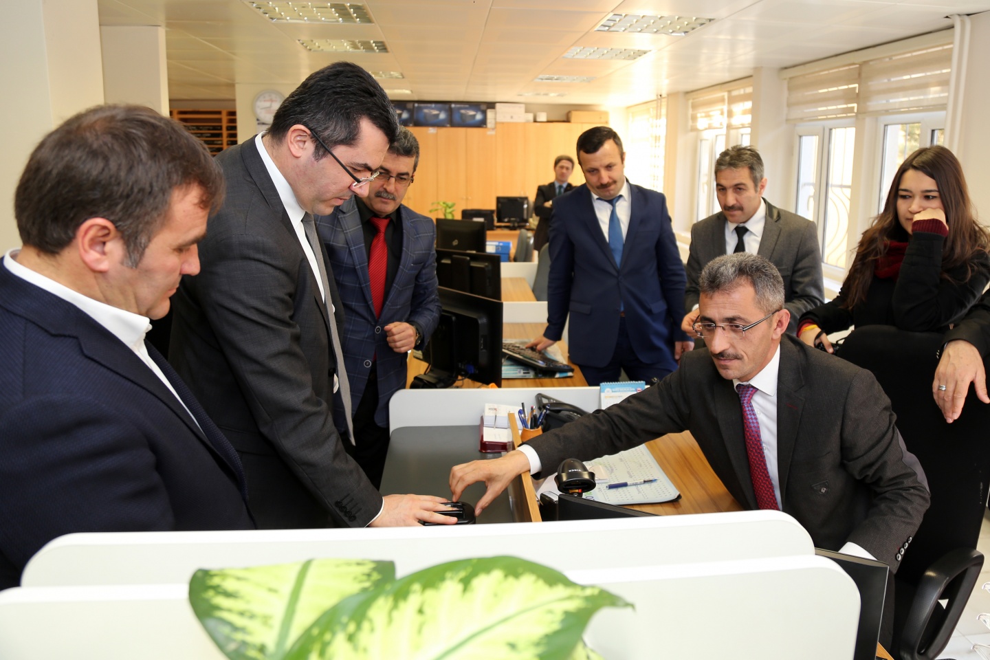 Vali Memiş ve Başkan Çimen yeni kimlik kartına müracaat etti 5