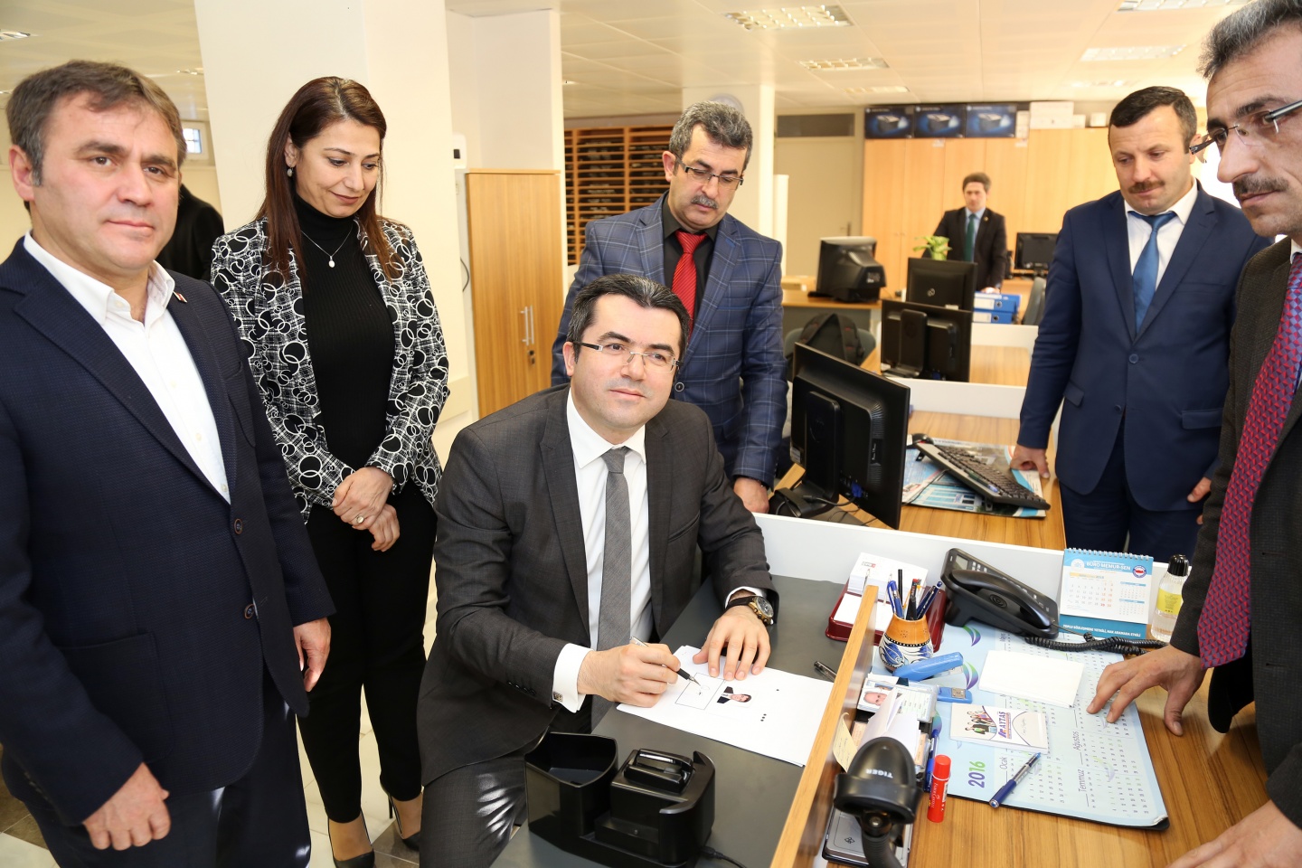 Vali Memiş ve Başkan Çimen yeni kimlik kartına müracaat etti 2