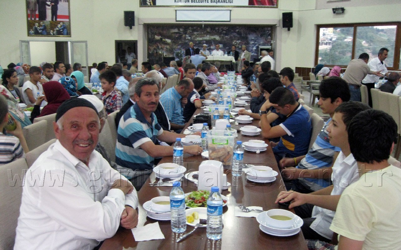 Kürtün Belediyesi Hergün 100 Kişiye İftar Verdi 5