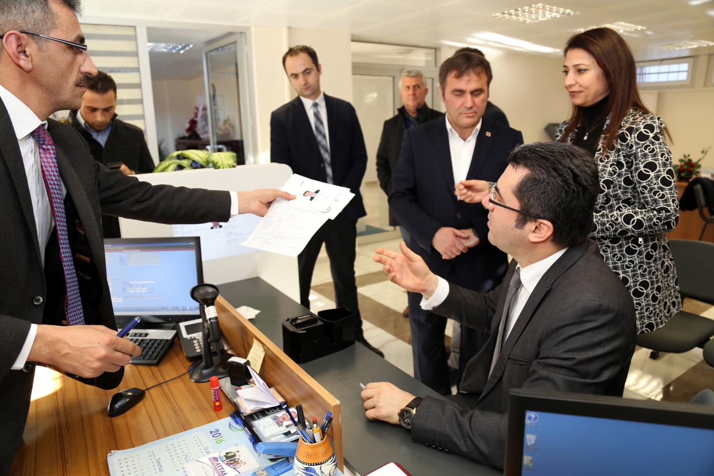 Vali Memiş ve Başkan Çimen yeni kimlik kartına müracaat etti 12