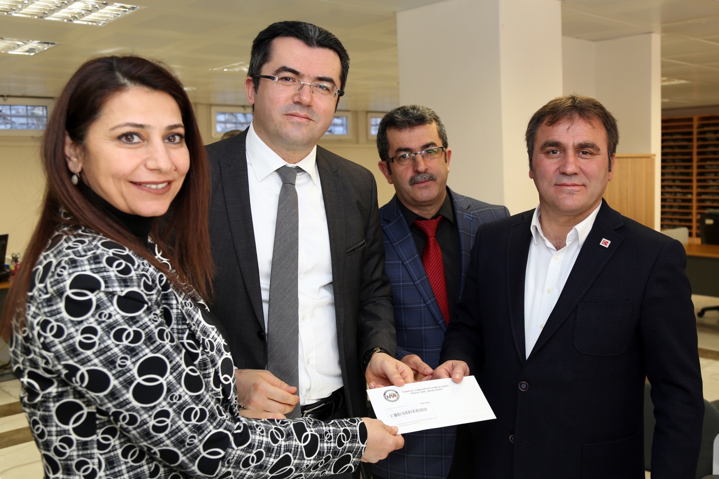 Vali Memiş ve Başkan Çimen yeni kimlik kartına müracaat etti 11