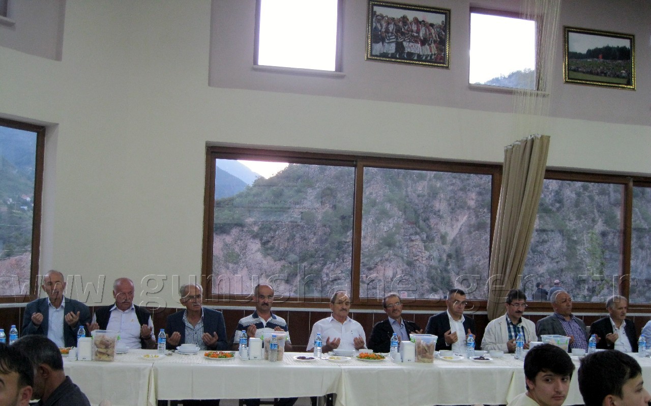 Kürtün Belediyesi Hergün 100 Kişiye İftar Verdi 7