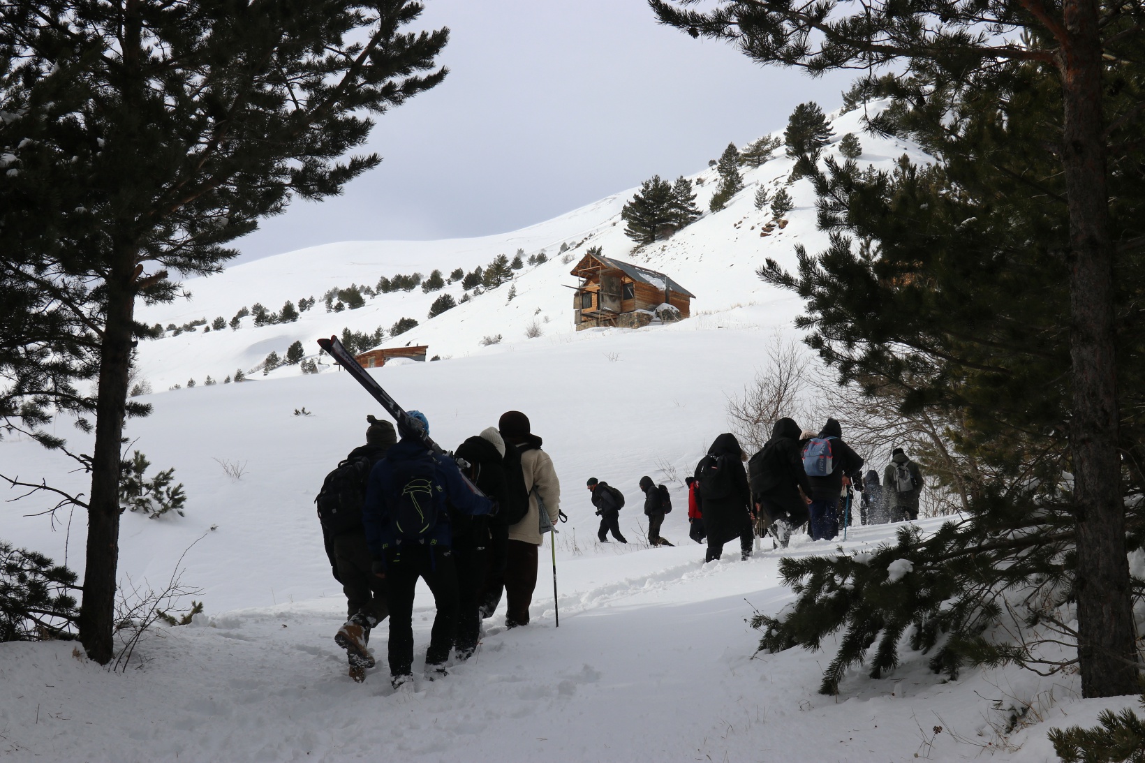 Gümüşhaneli dağcılardan Kalis yaylasına unutulmaz kış yürüyüşü 49