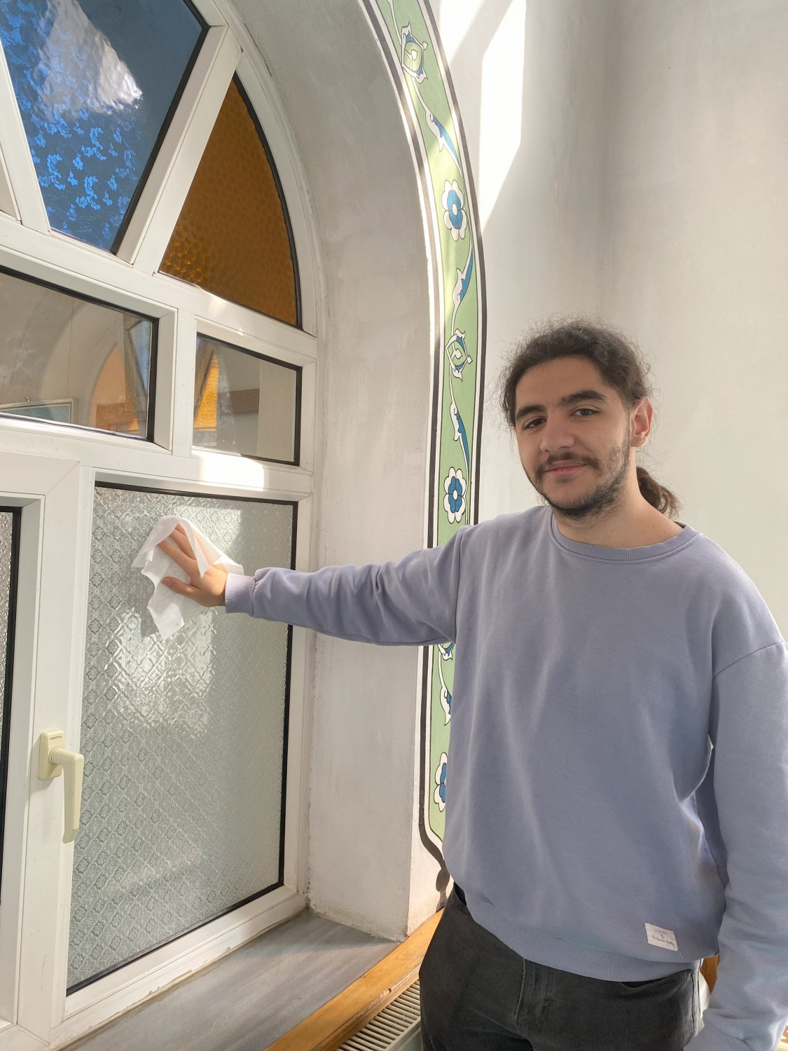 Üniversite öğrencileri şimdi de cami temizliği yaptı 1