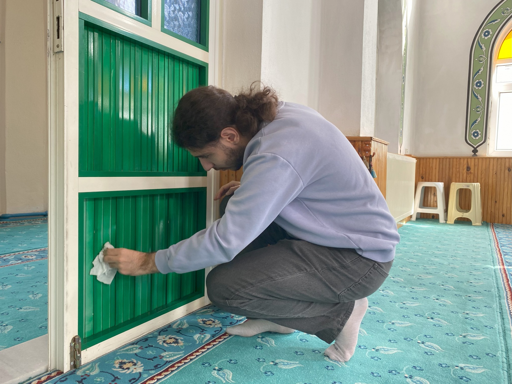 Üniversite öğrencileri şimdi de cami temizliği yaptı 6