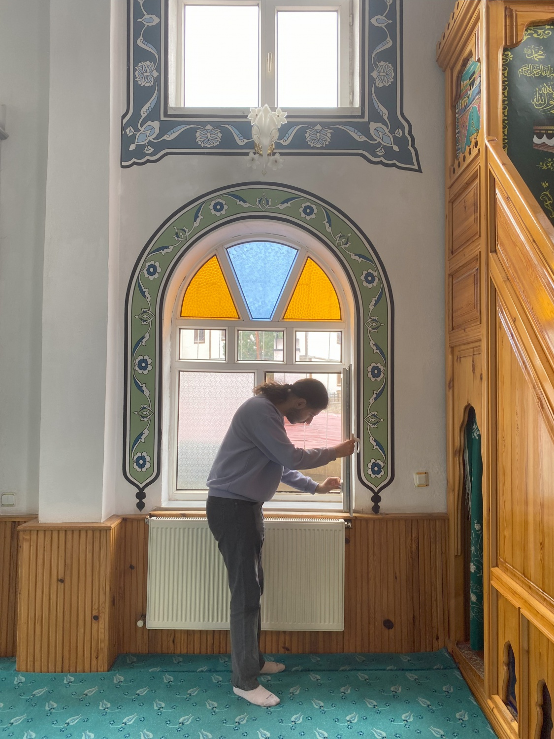 Üniversite öğrencileri şimdi de cami temizliği yaptı 2