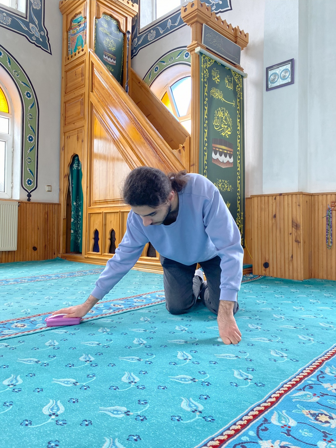 Üniversite öğrencileri şimdi de cami temizliği yaptı 4