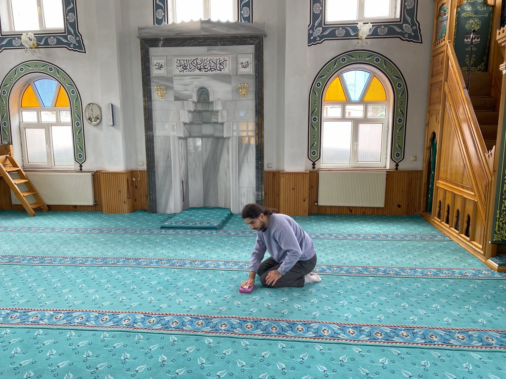 Üniversite öğrencileri şimdi de cami temizliği yaptı 3