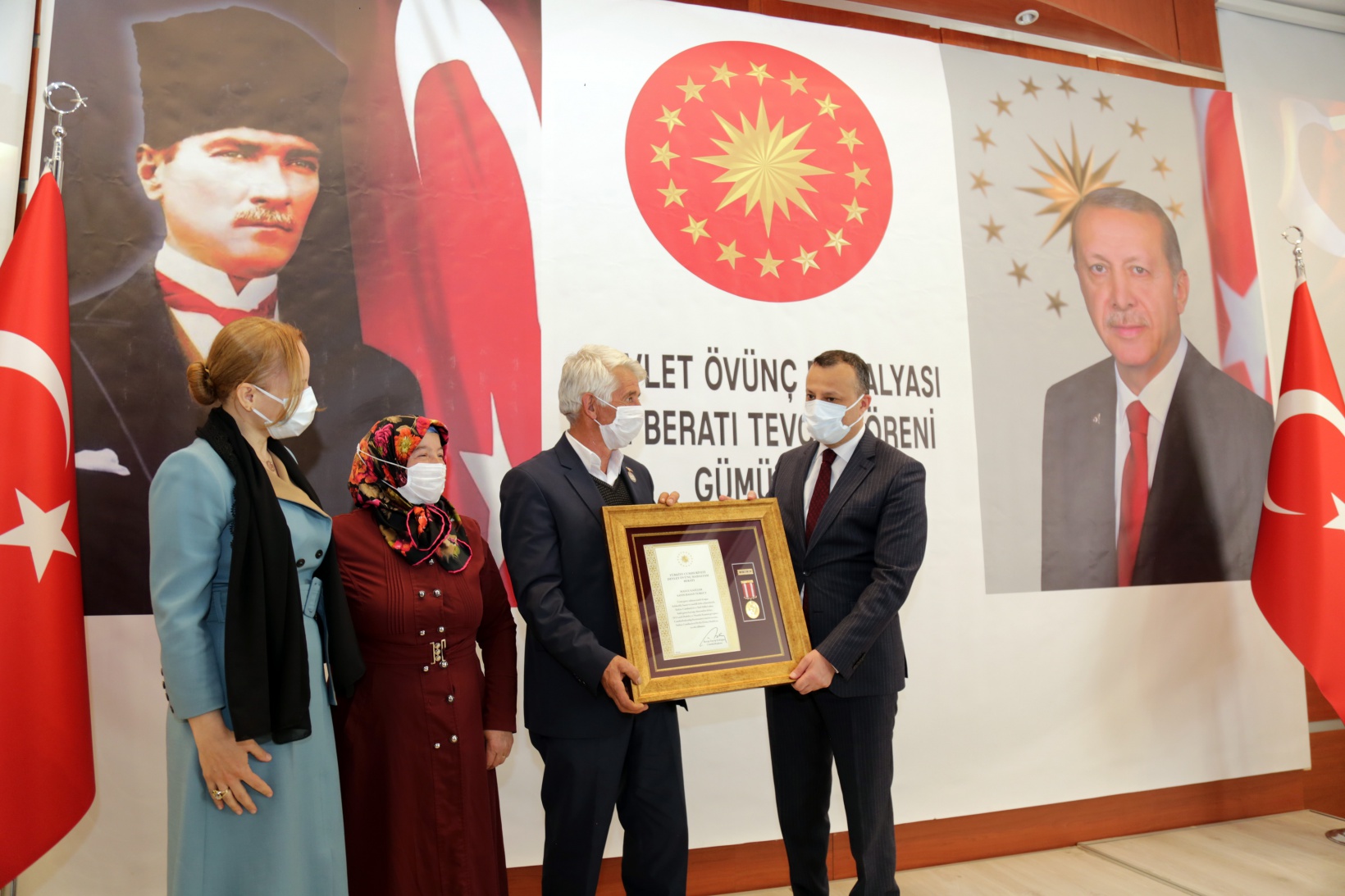 Gümüşhane'de Gazi Hasan Turgut'a devlet övünç madalyası verildi 8