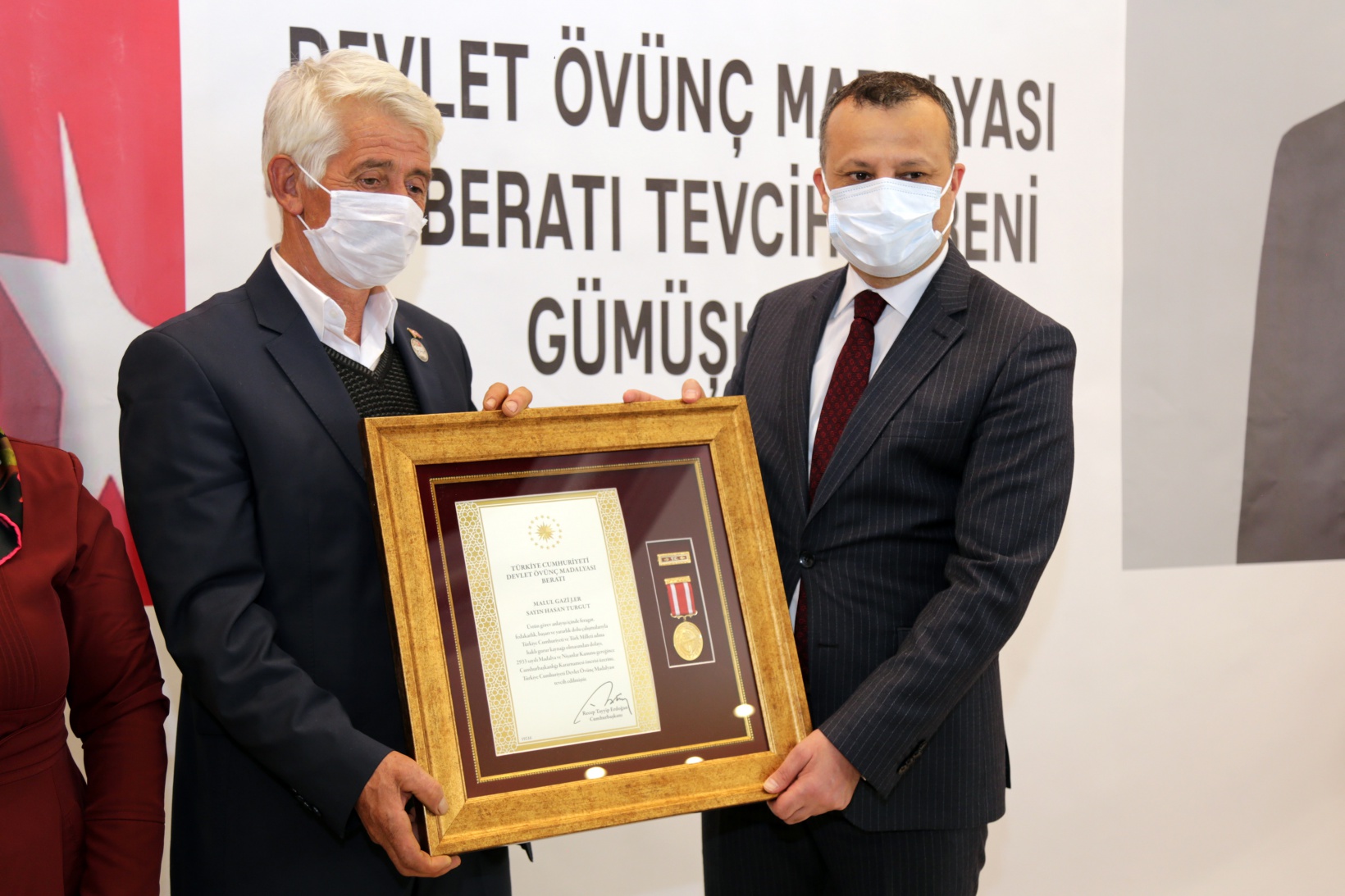 Gümüşhane'de Gazi Hasan Turgut'a devlet övünç madalyası verildi 5