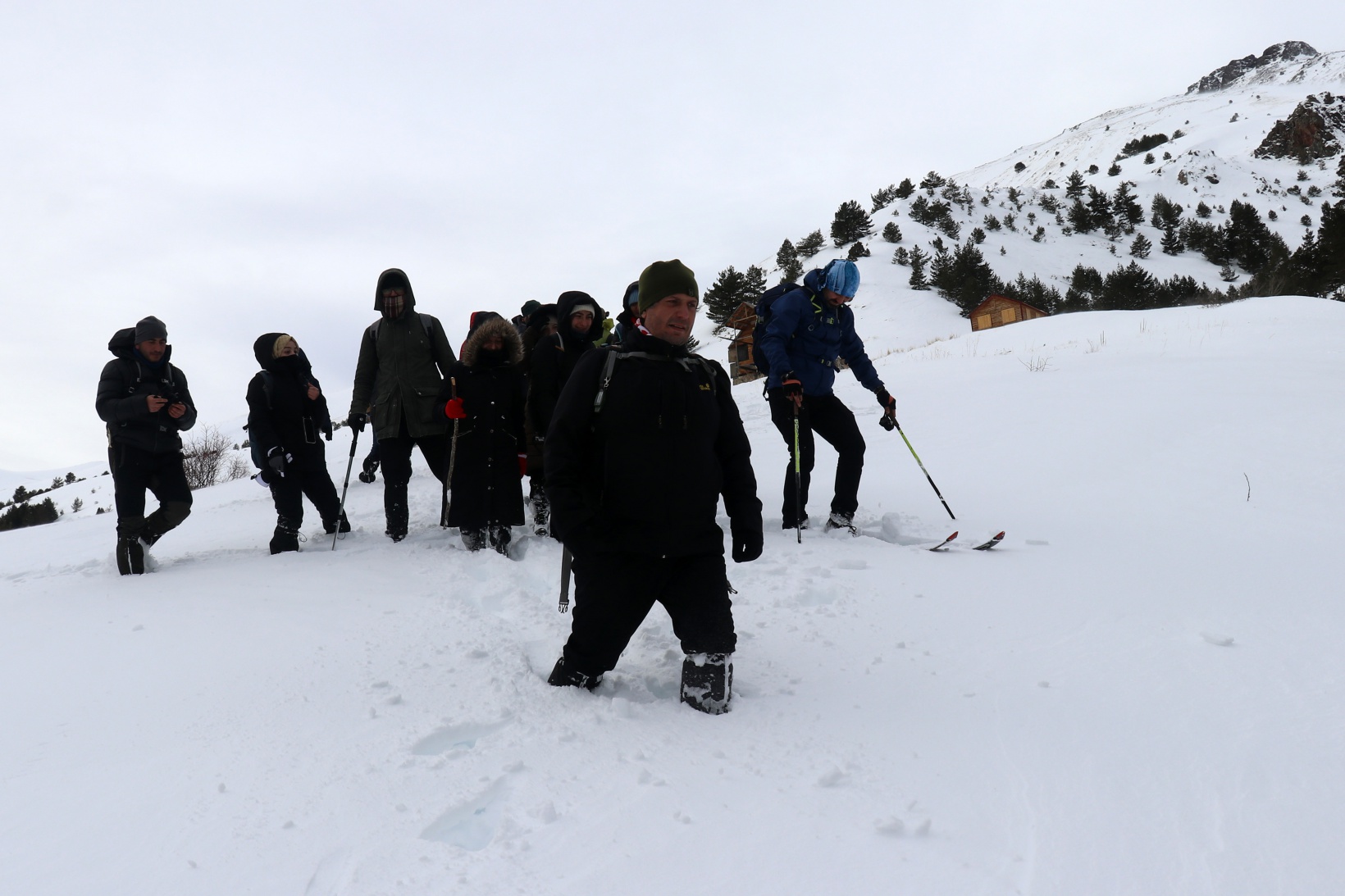 Gümüşhaneli dağcılardan Kalis yaylasına unutulmaz kış yürüyüşü 56