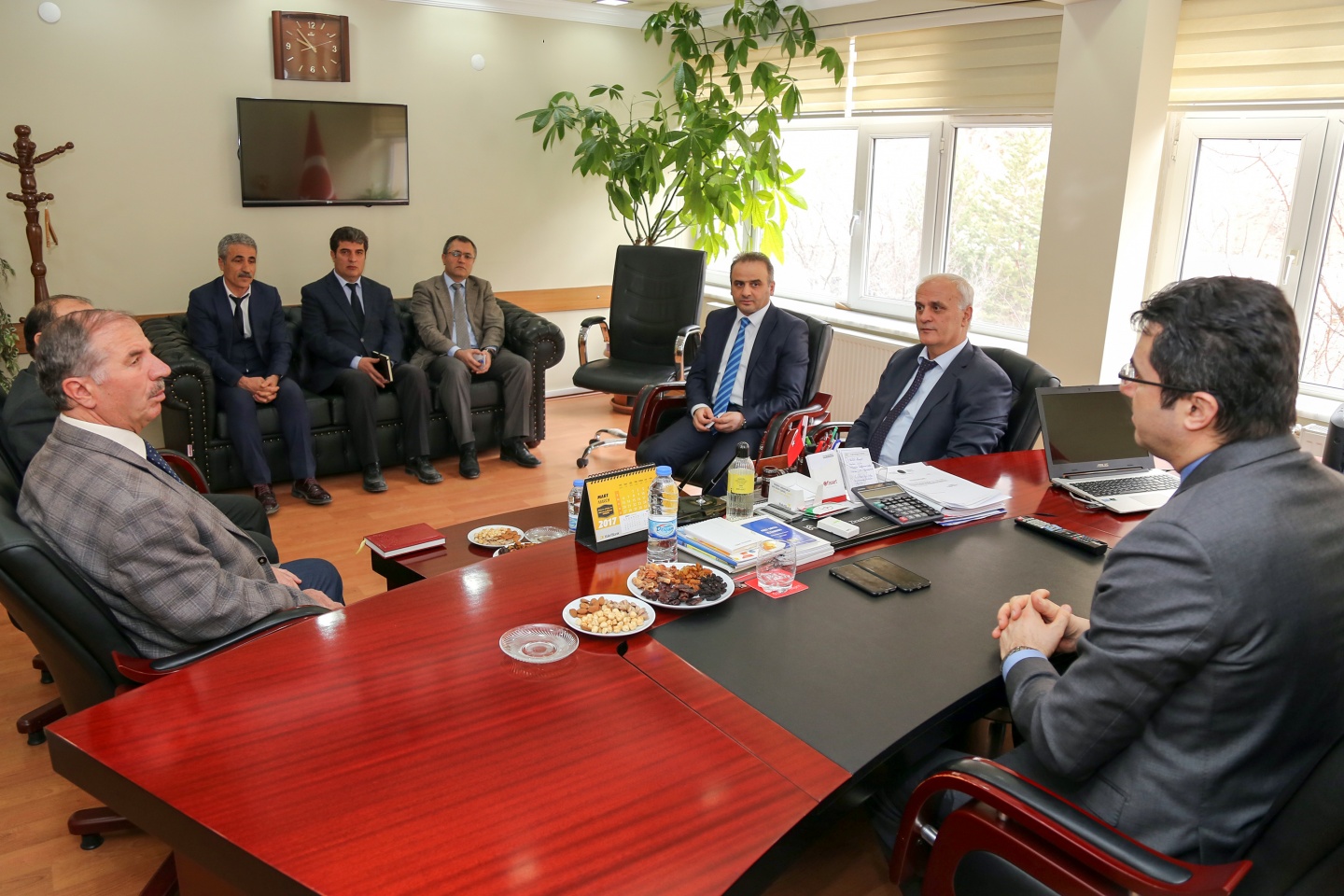 Vali Okay Memiş’ten Özel İdare’de yatırım değerlendirme toplantısı 3