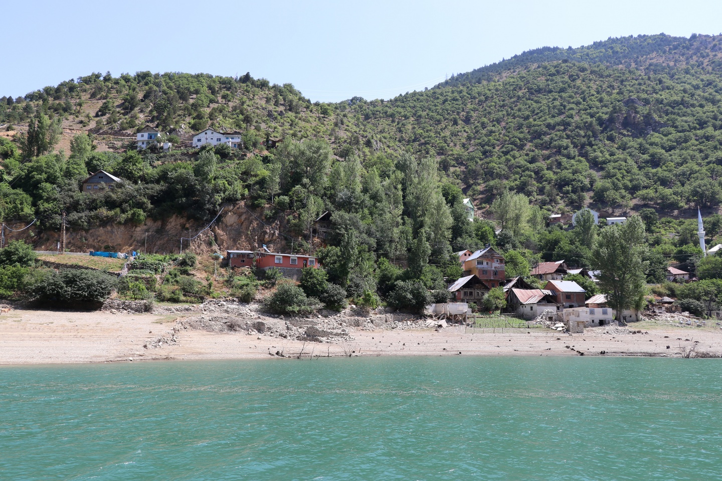 Torul barajında alabalık üretimi 18