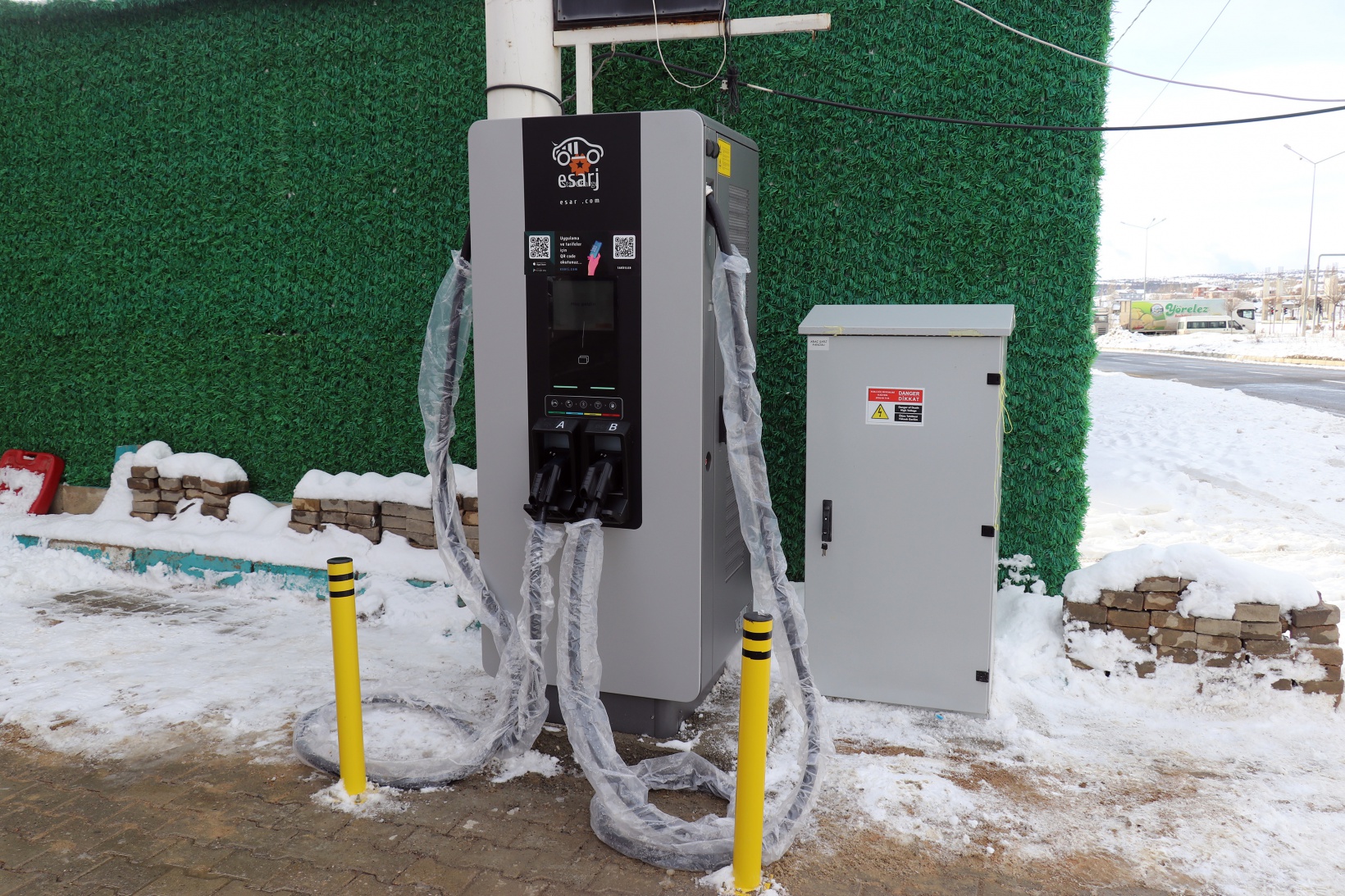 Sivas-Tersun-Trabzon istikametindeki tek elektrikli şarj istasyonu Şiran’da 8