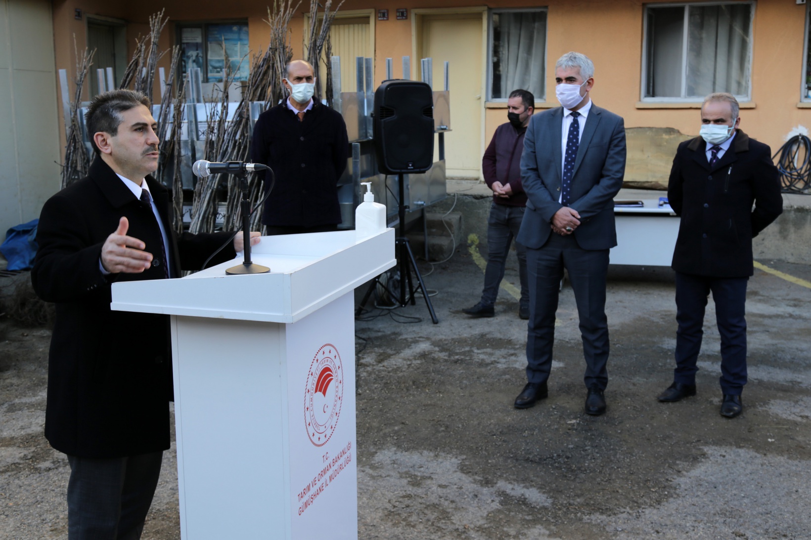 Gümüşhane’de 5 bin 322 adet ceviz fidanı daha toprakla buluştu 6