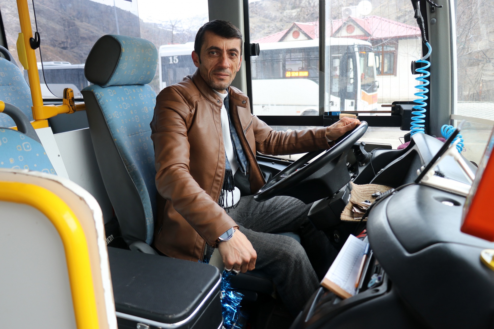 Keçiye “mey” konseri verdi, binlerce kez izlendi 4