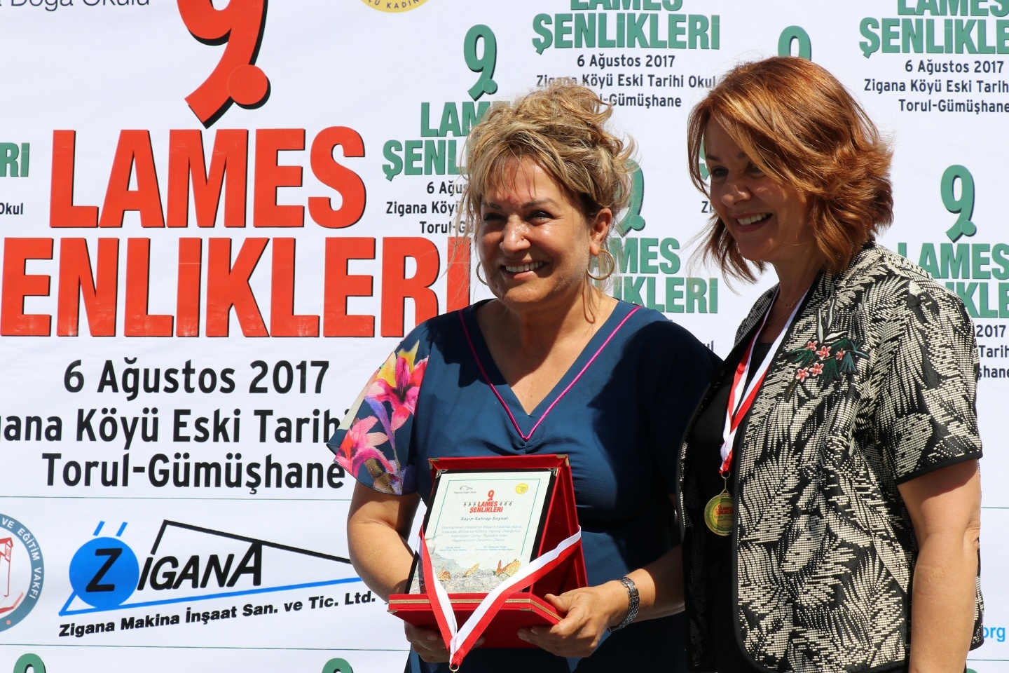 Sahrap Soysal’a memleketinde yoğun ilgi 9