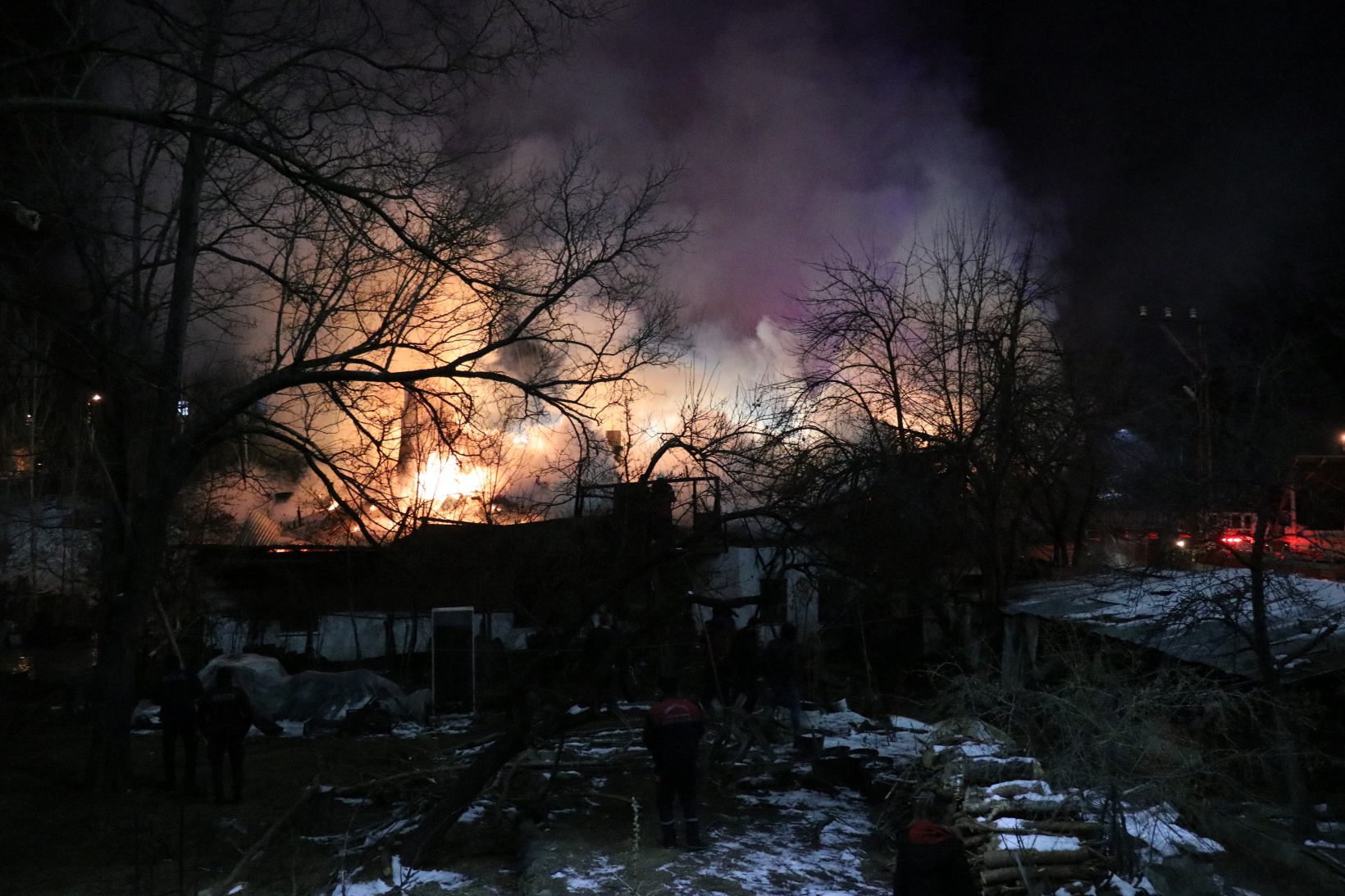 Hacıemin'de korkutan yangın 7