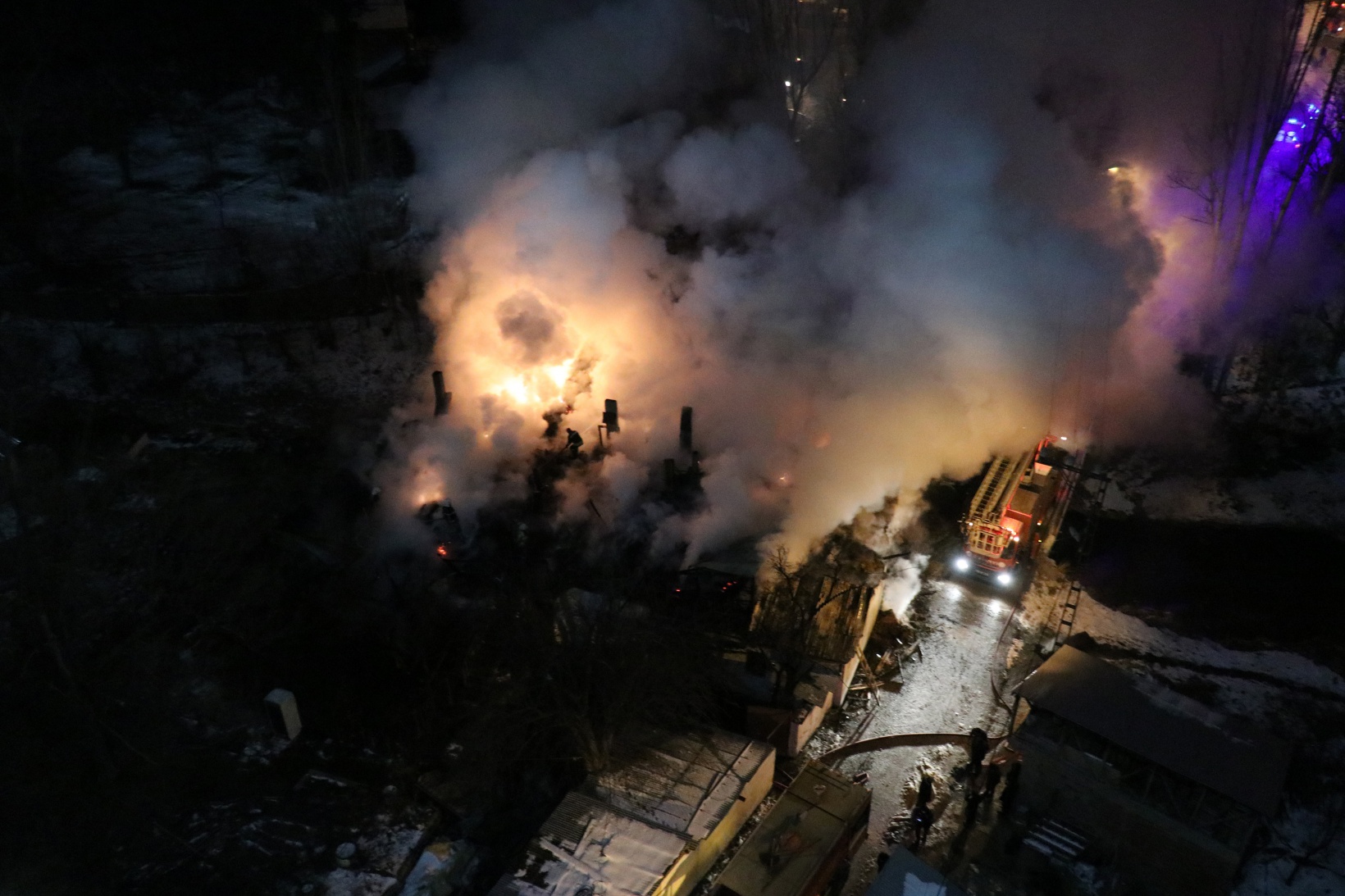 Hacıemin'de korkutan yangın 11