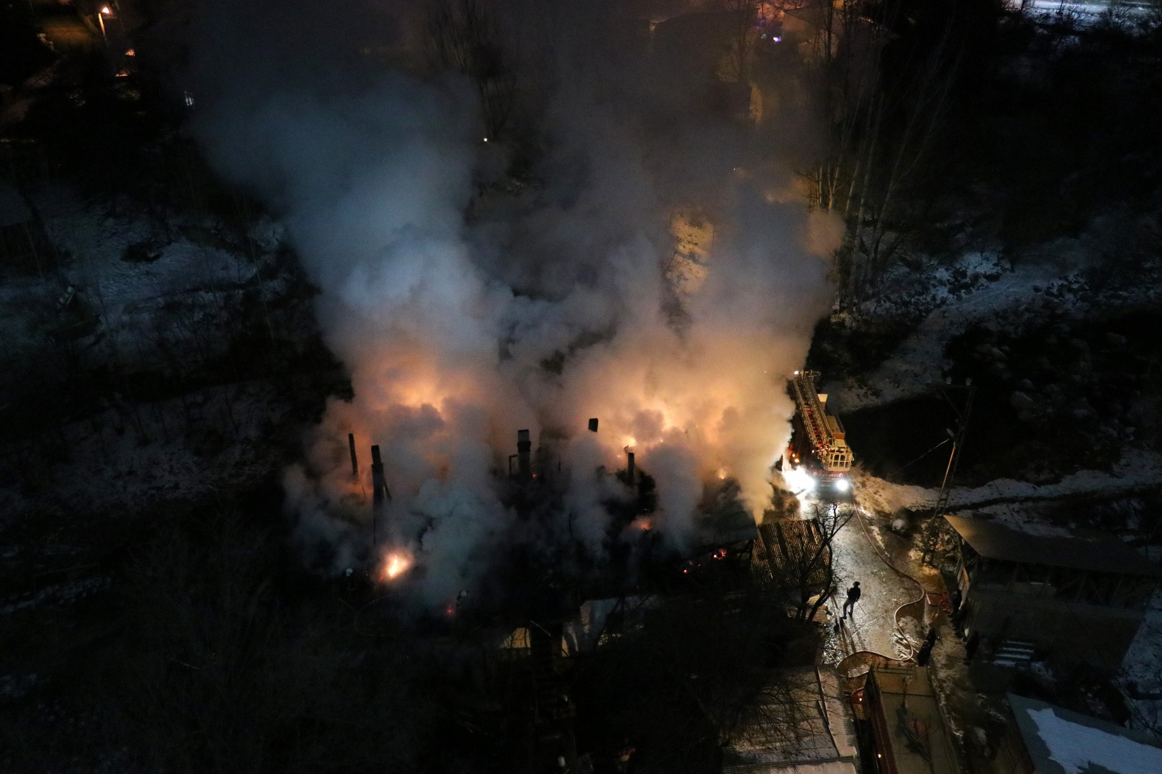 Hacıemin'de korkutan yangın 12