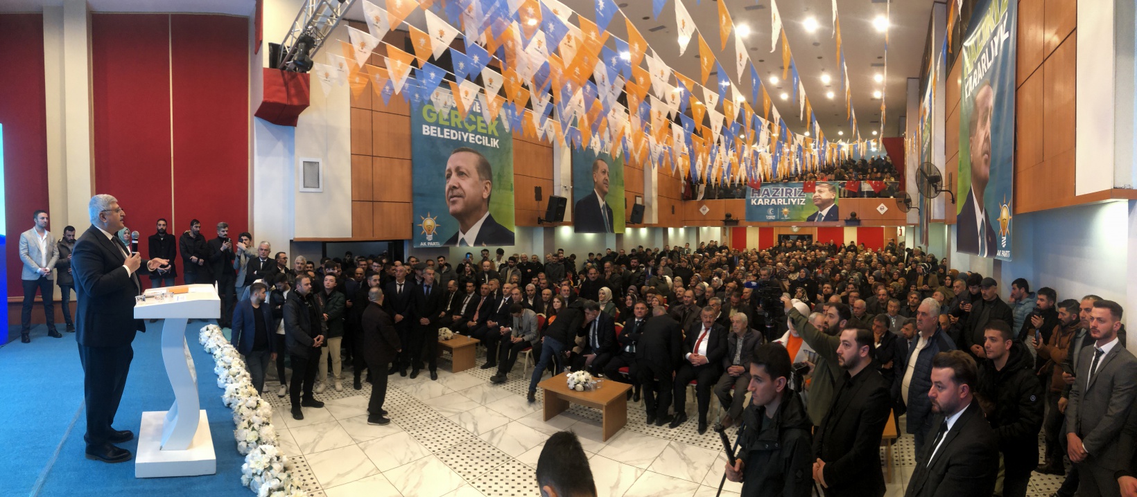 AK Parti’den aday tanıtım toplantısı 42