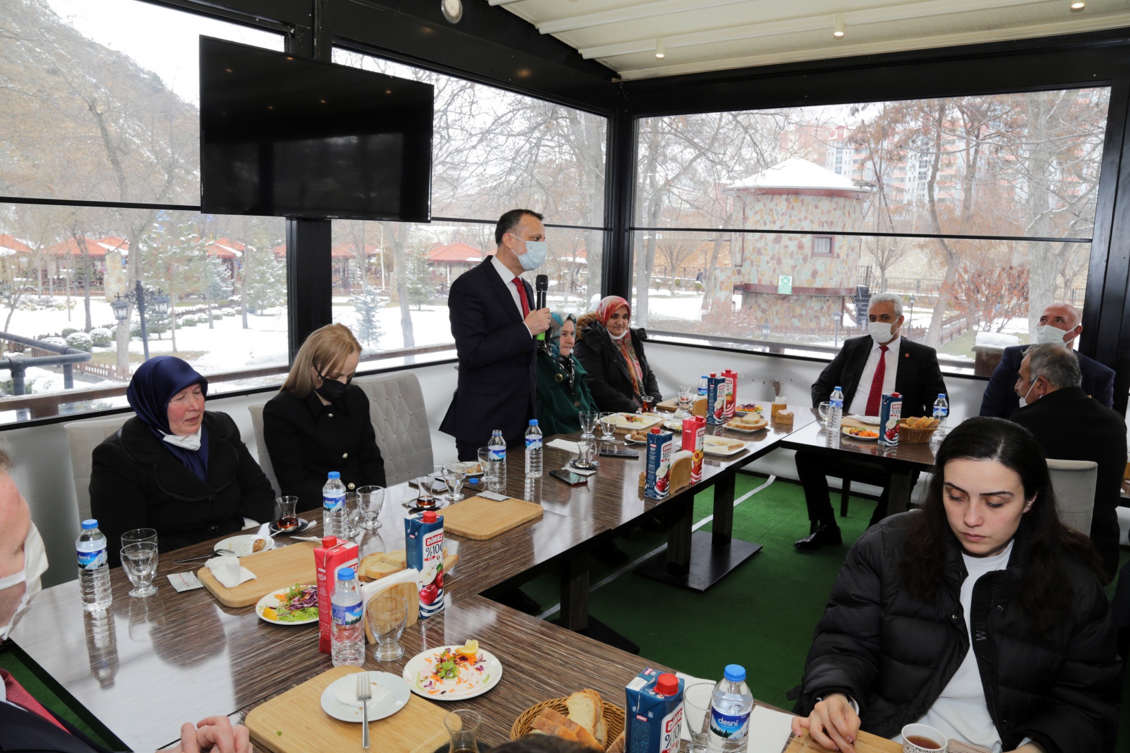 Şehit aileleri ve gaziler yemek programında buluştu 6