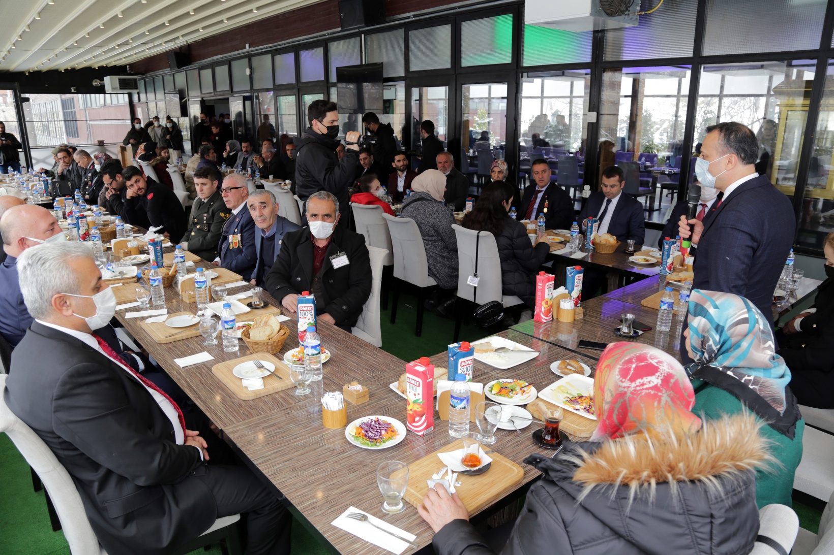 Şehit aileleri ve gaziler yemek programında buluştu 5