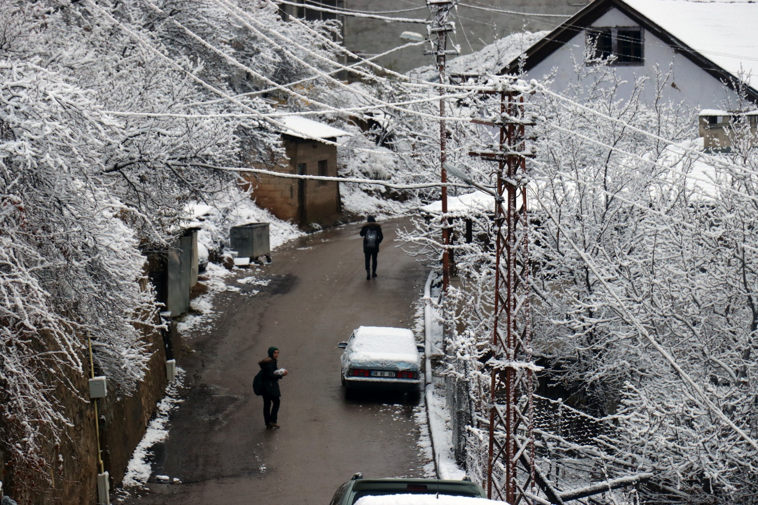 Gümüşhane’de kar yağışı etkili oldu 3