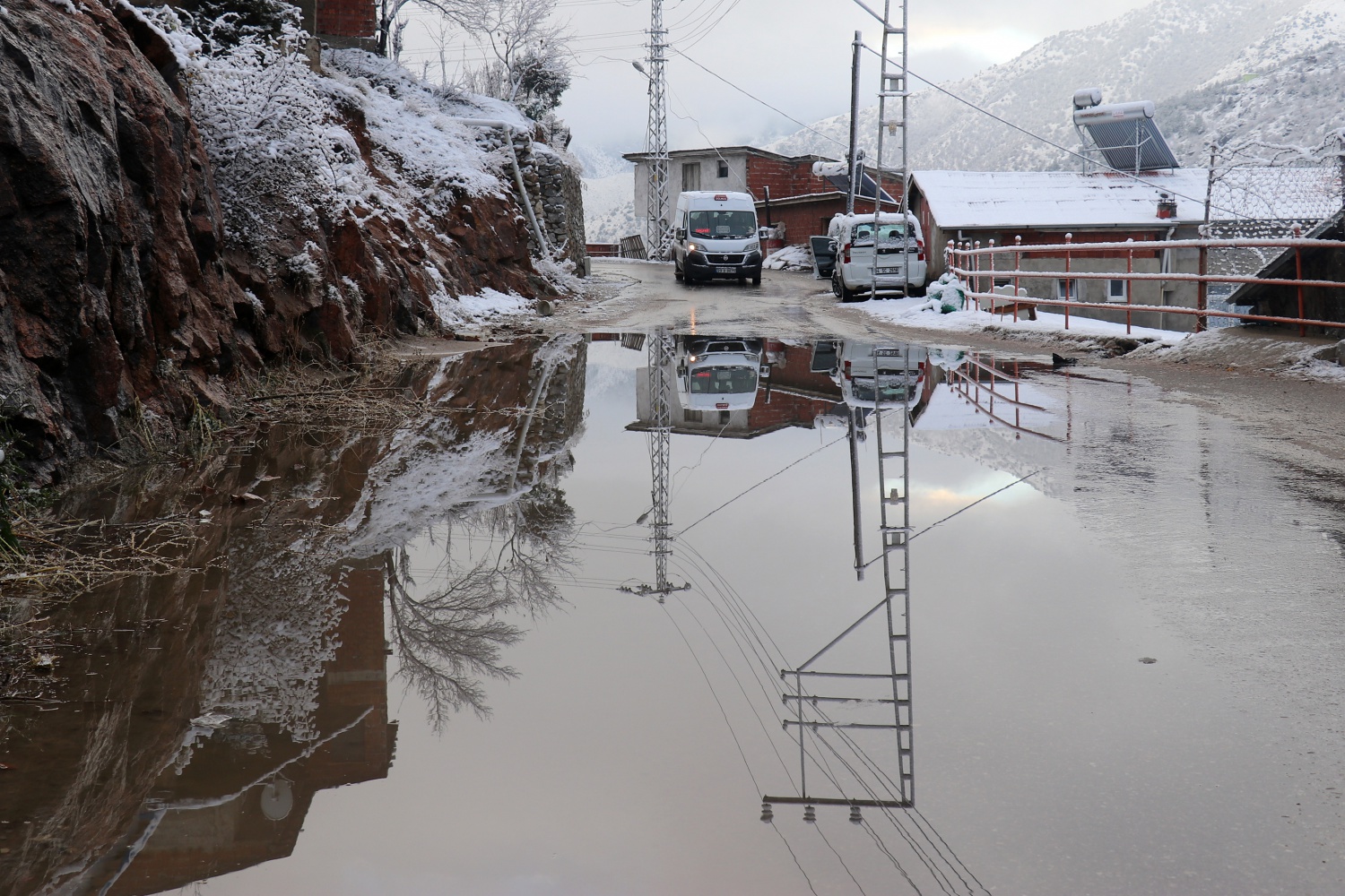 Gümüşhane’de kar yağışı etkili oldu 7