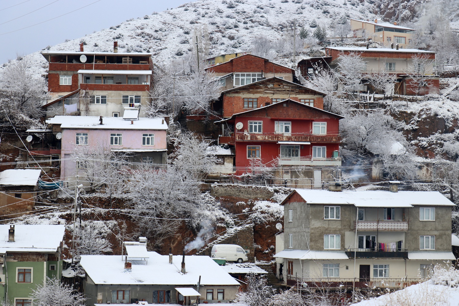 Gümüşhane’de kar yağışı etkili oldu 13