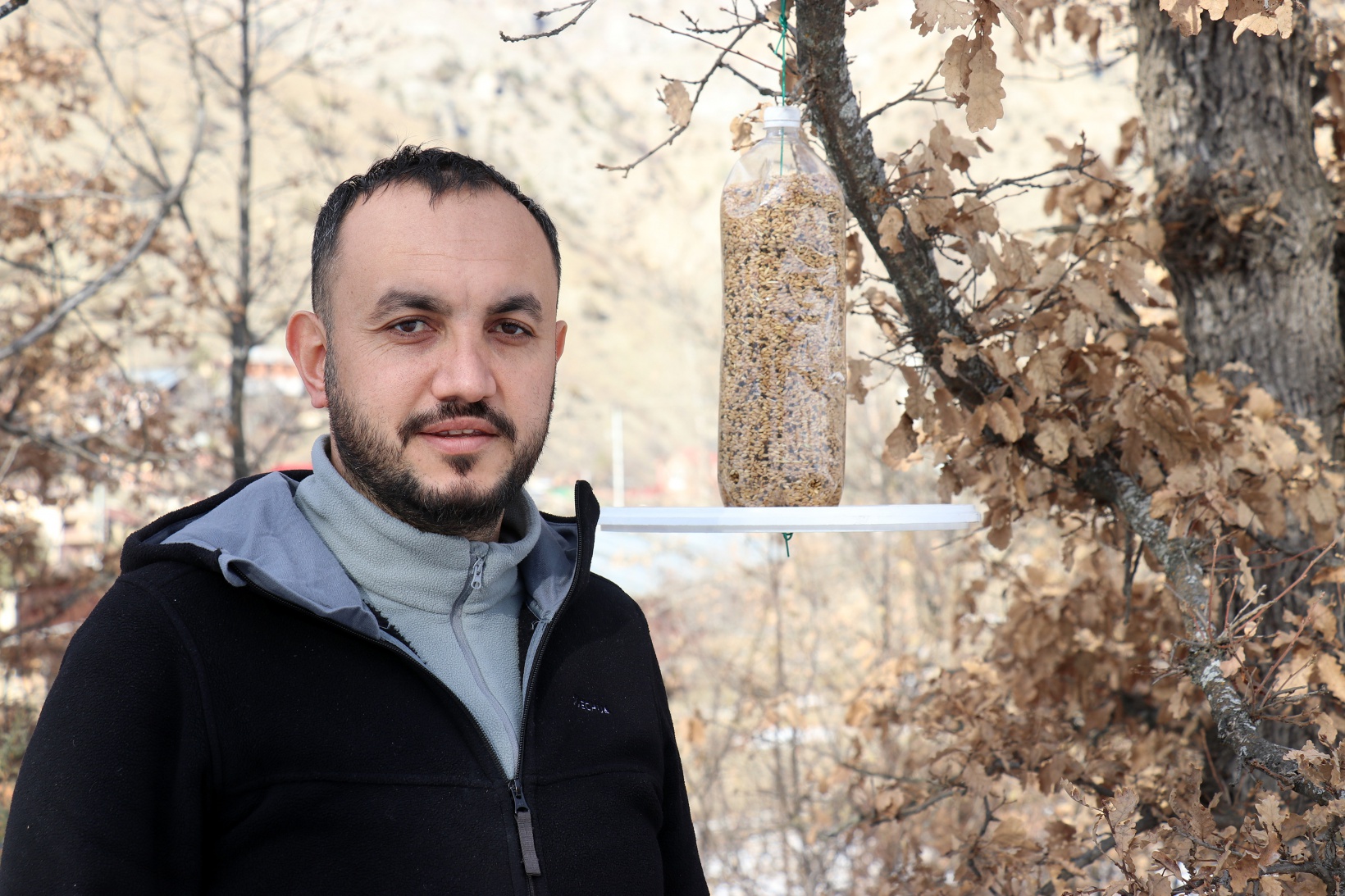 Gümüşhane’de çocuklar kuş yemliği yaparak mutlu oluyor 1