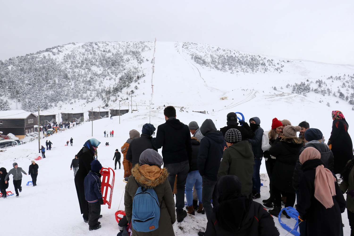 Zigana dağında kar kalınlığı 80 santimetreye ulaştı, kayak sezonu başladı 12