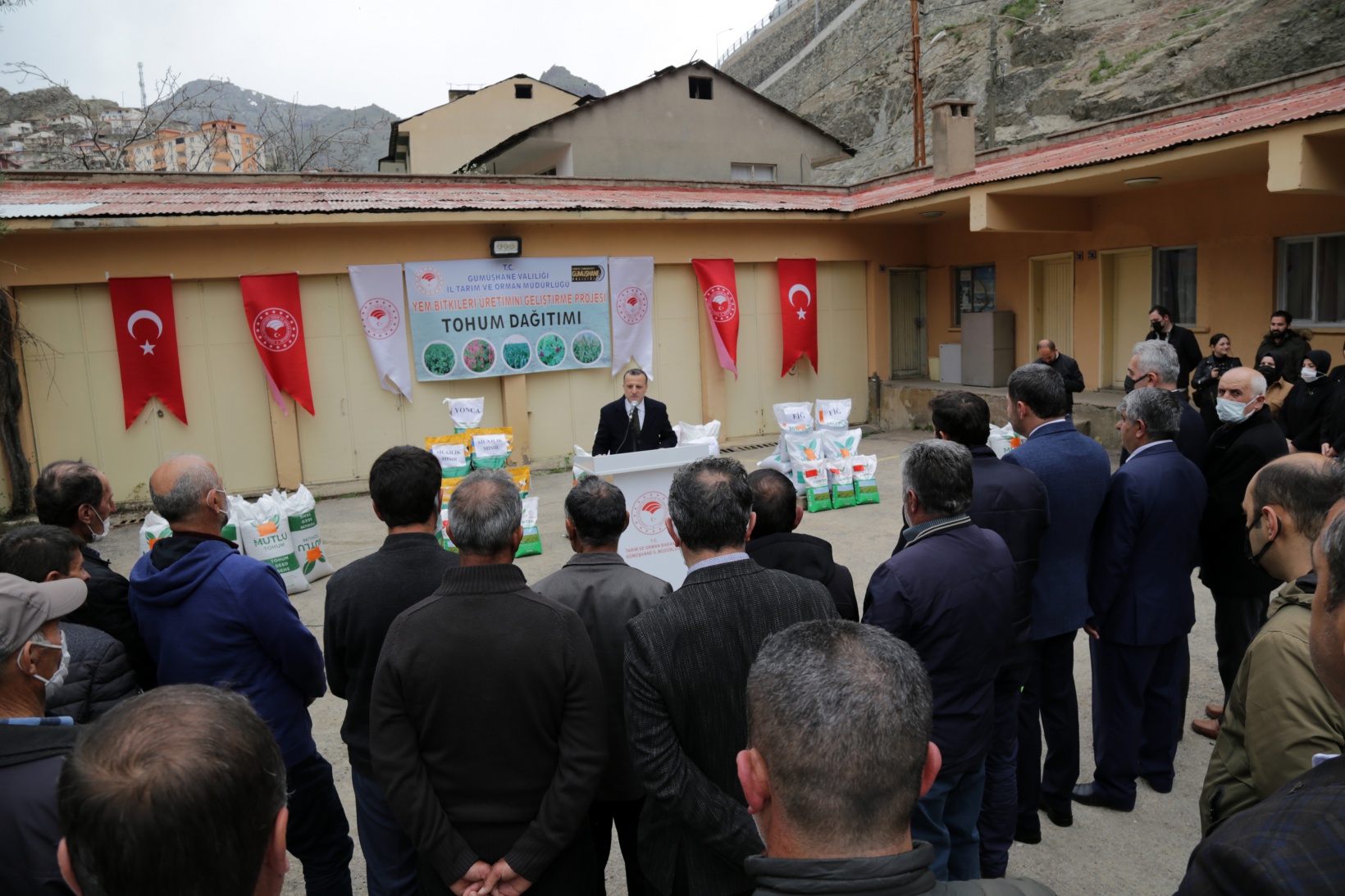 Gümüşhane’de üreticilere 46 ton yem bitkisi tohumu dağıtıldı 2