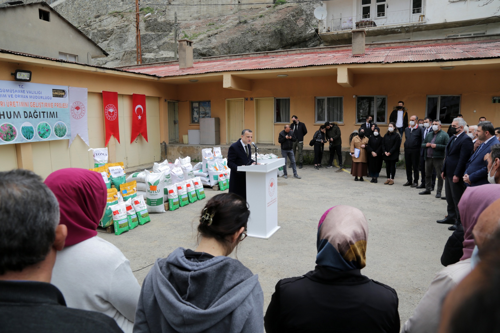 Gümüşhane’de üreticilere 46 ton yem bitkisi tohumu dağıtıldı 10