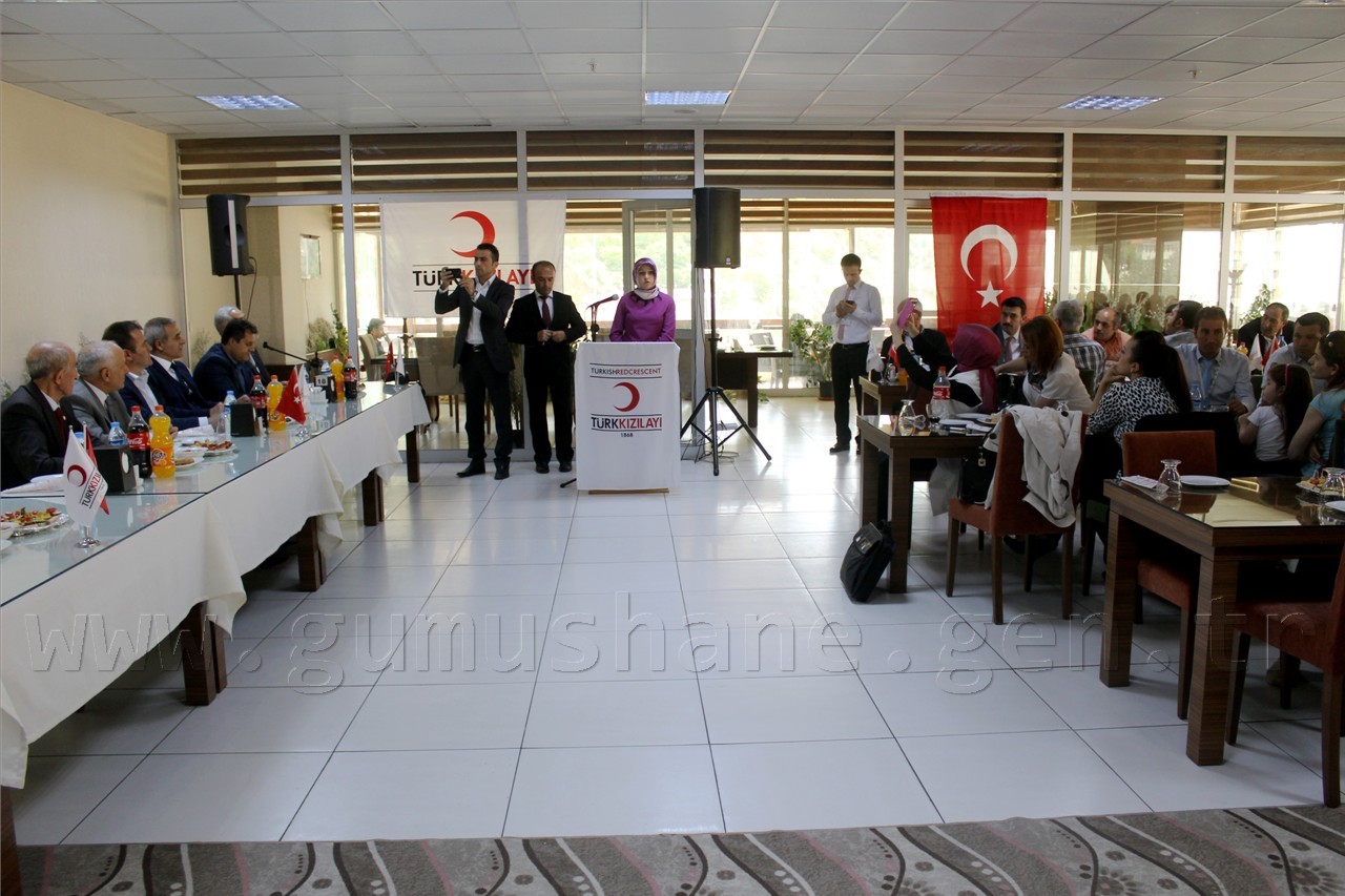 Kan bağışçıları madalyalarını aldı 1