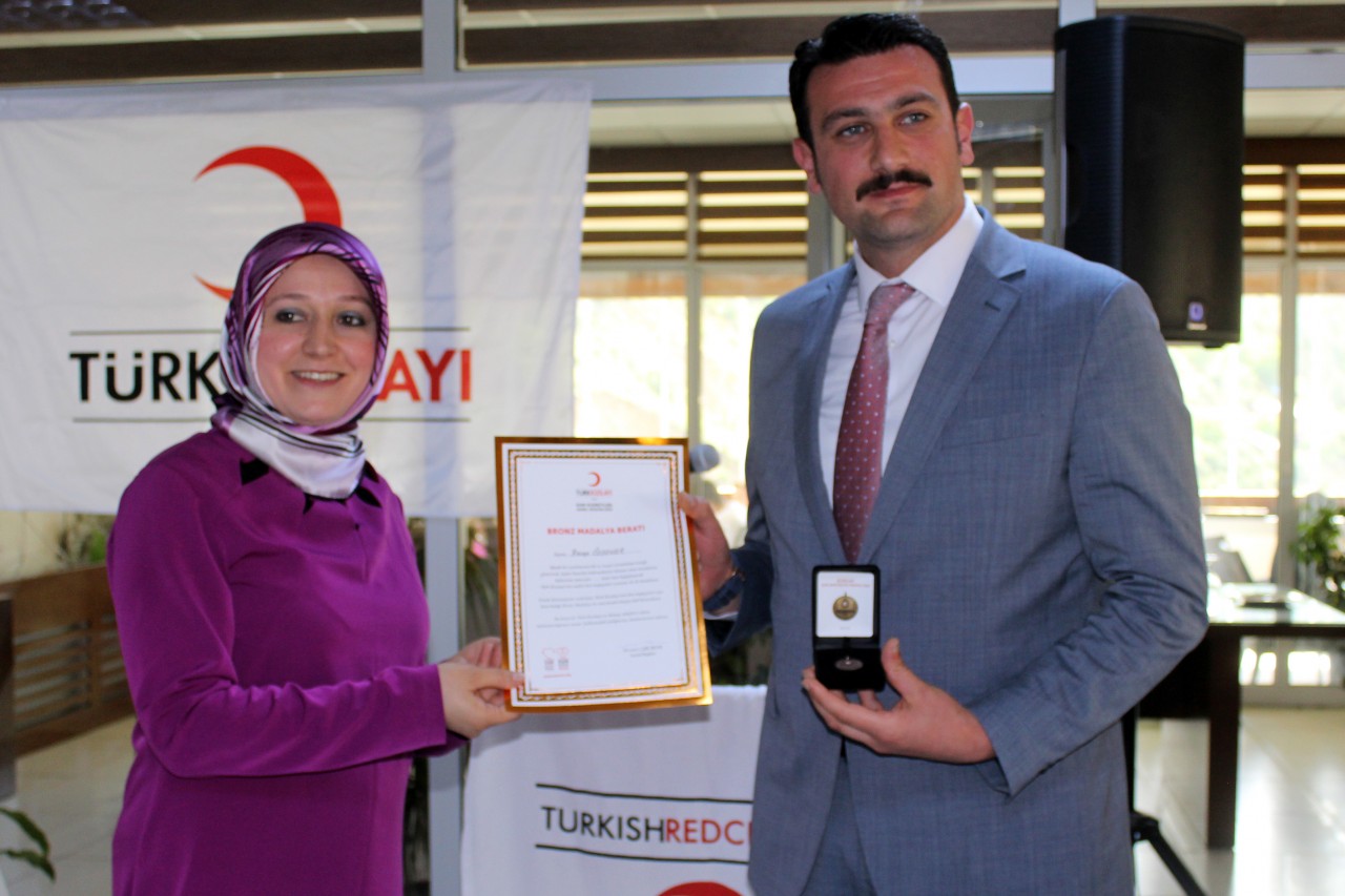 Kan bağışçıları madalyalarını aldı 7